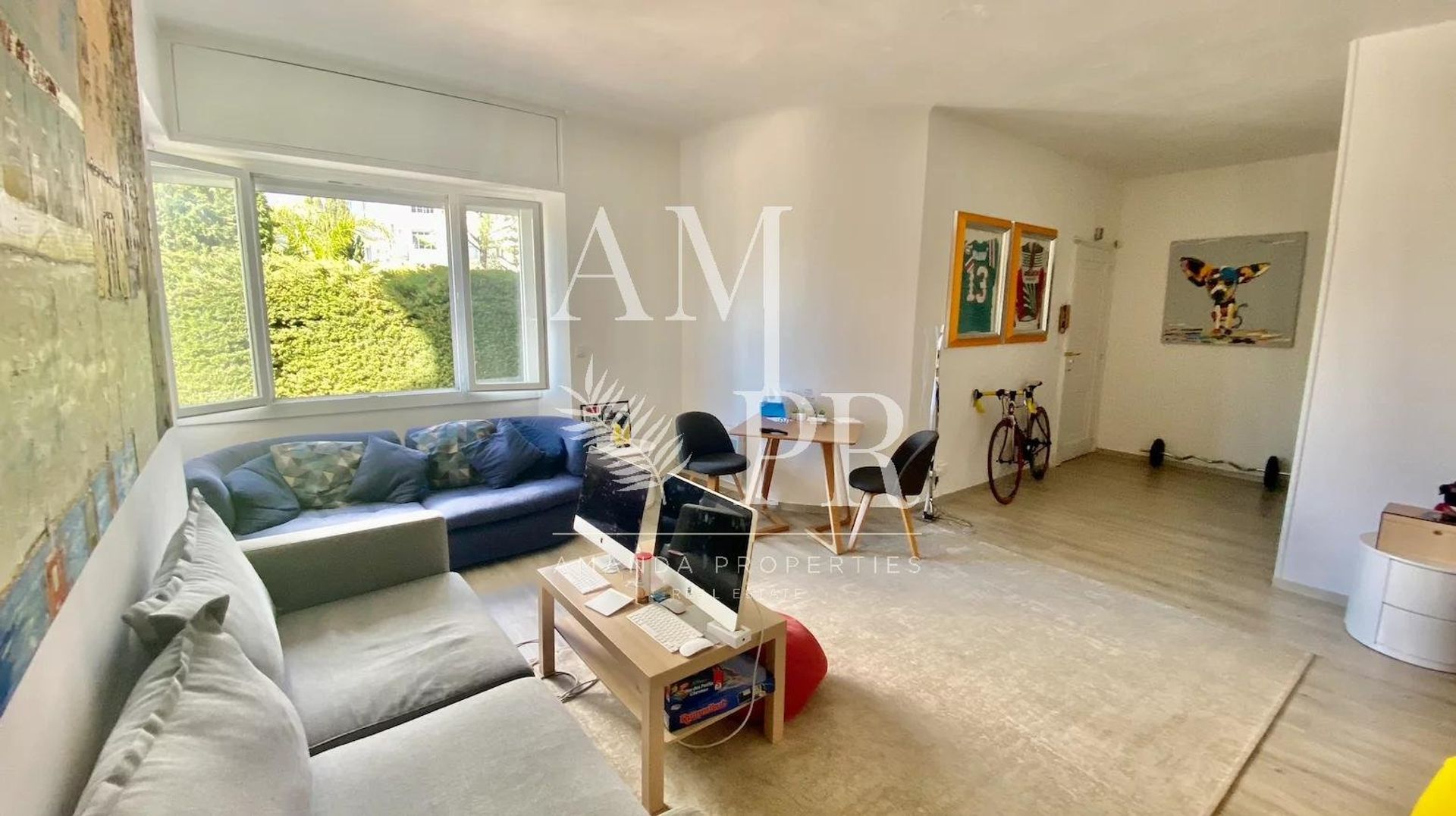 Condominium in Cannes, Provence-Alpes-Cote d'Azur 10701198