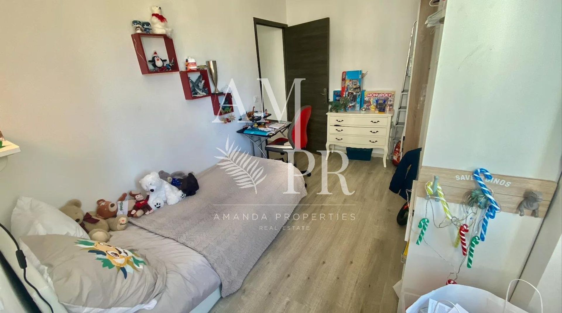 Condominium in Cannes, Provence-Alpes-Cote d'Azur 10701198