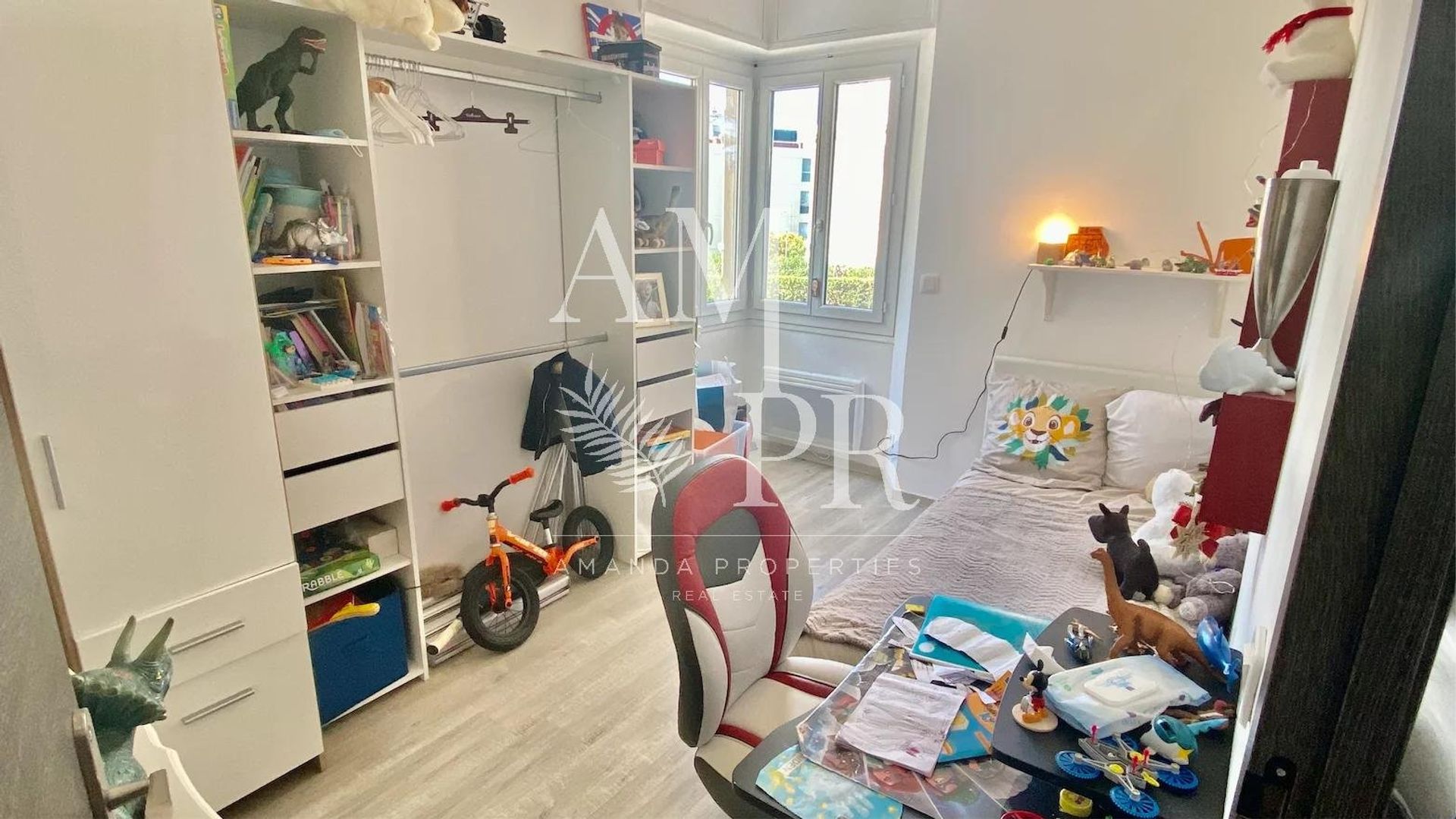 Condominium in Cannes, Provence-Alpes-Cote d'Azur 10701198