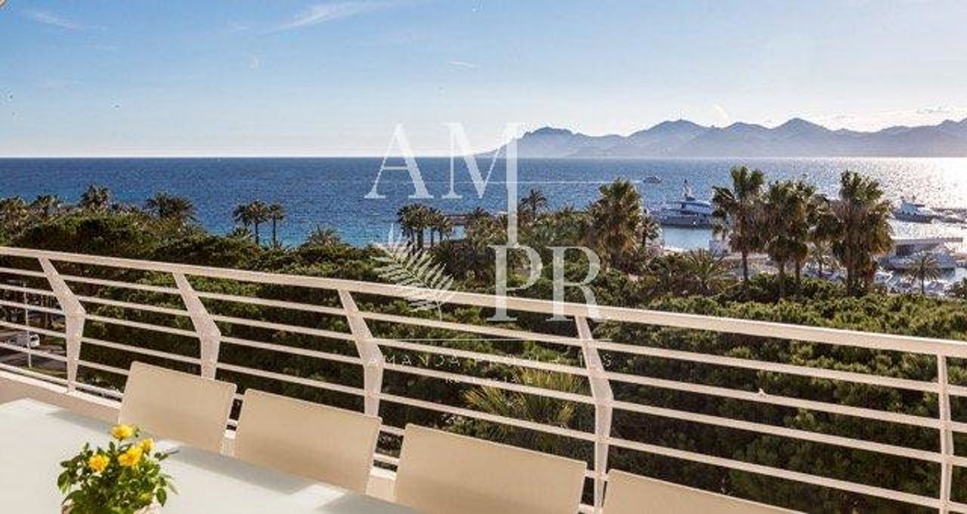 Condominium in Cannes, Provence-Alpes-Cote d'Azur 10701201