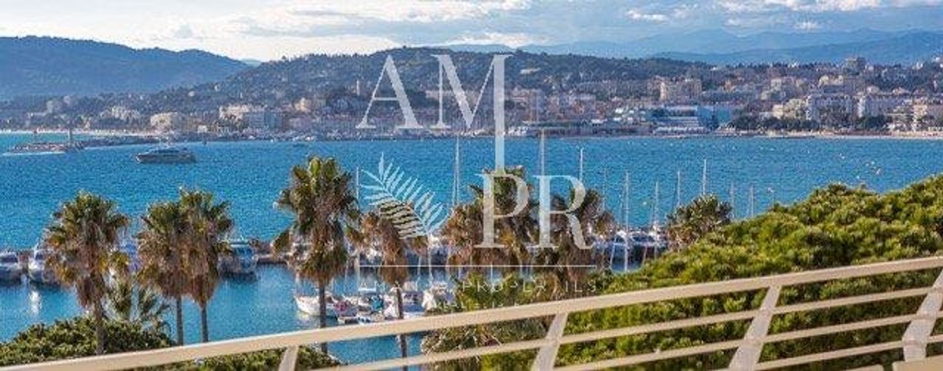 Condominium in Cannes, Provence-Alpes-Cote d'Azur 10701201