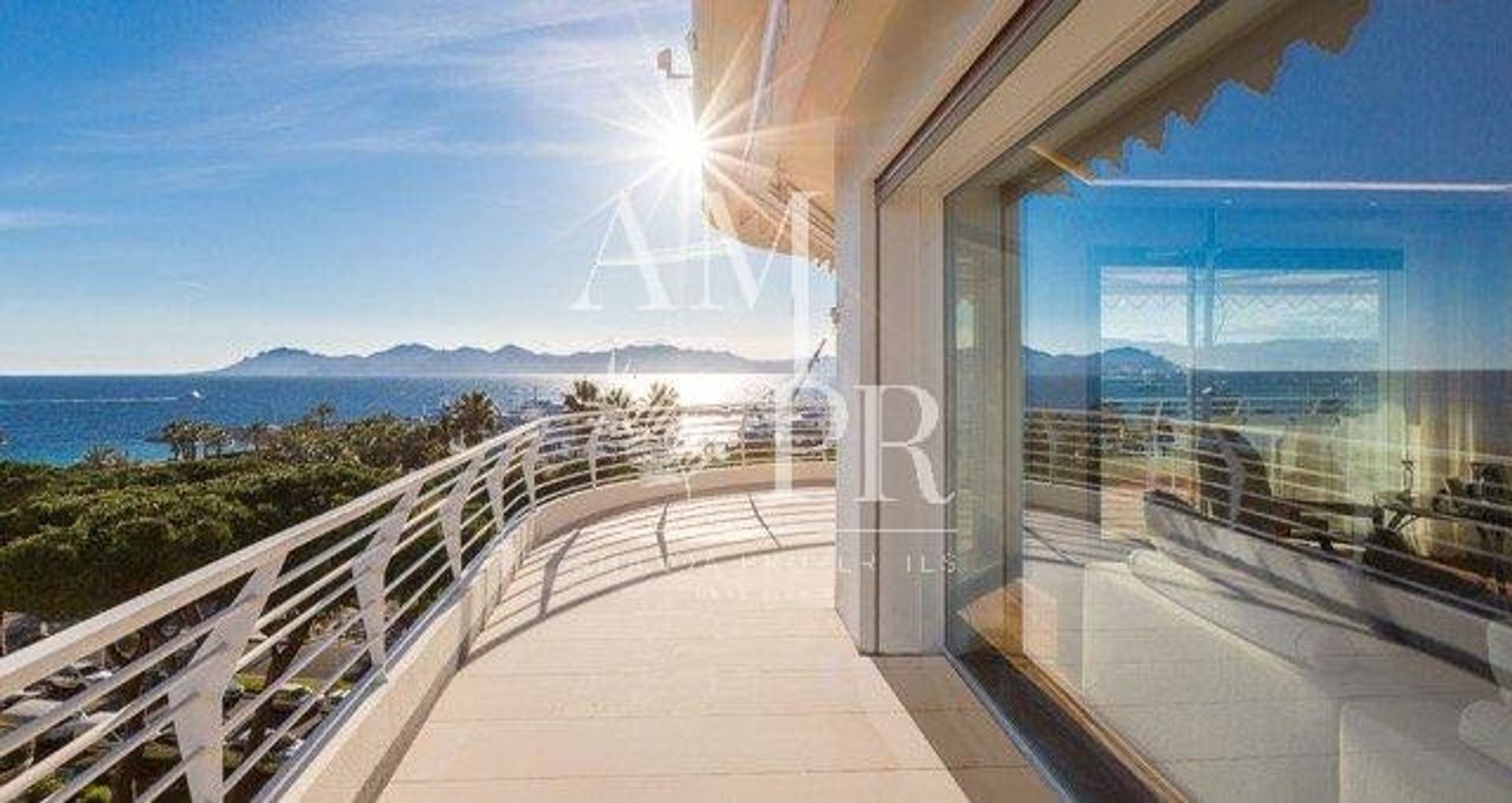 Condominium in Cannes, Provence-Alpes-Cote d'Azur 10701201