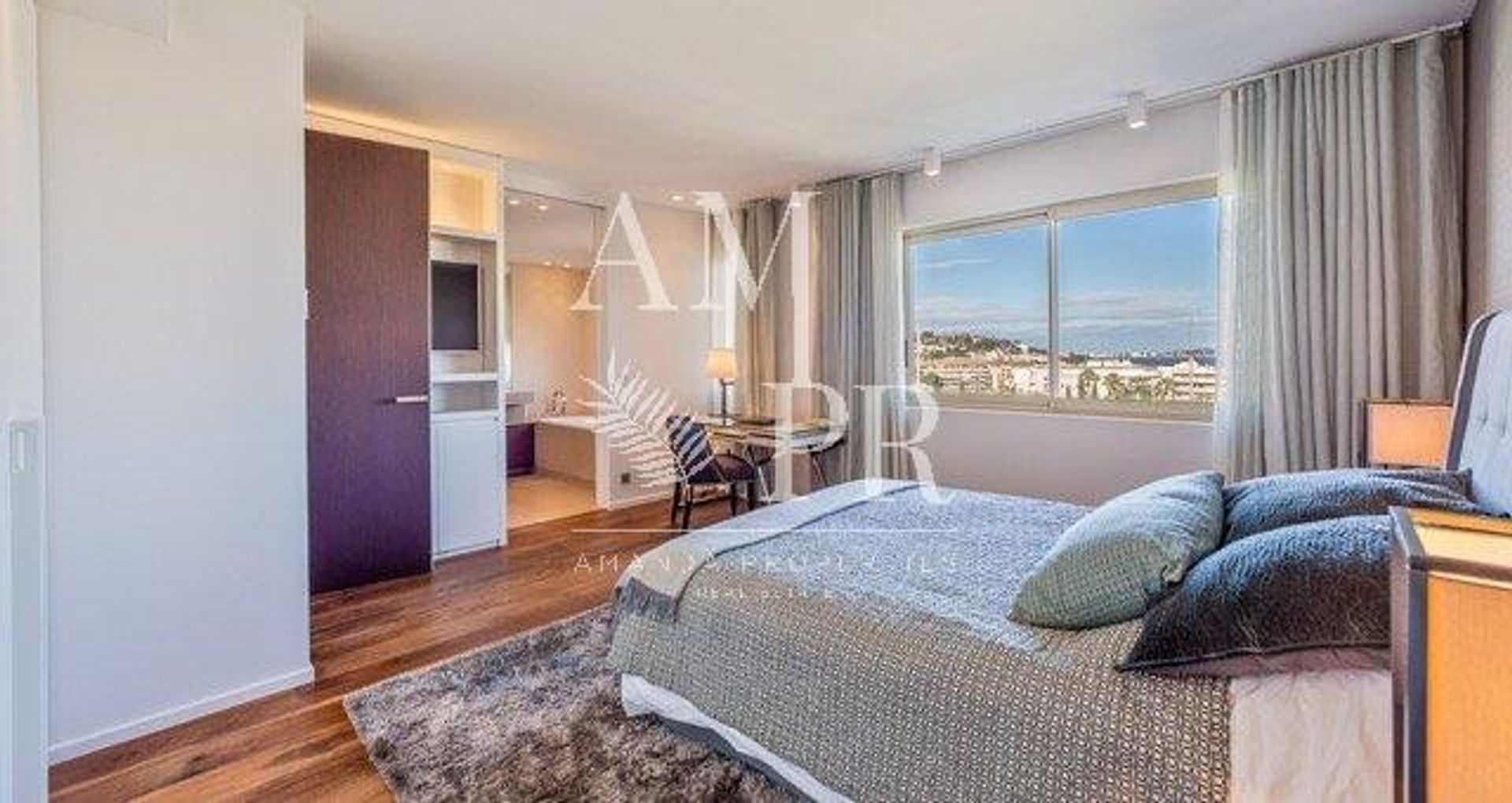 Condominium in Cannes, Provence-Alpes-Cote d'Azur 10701201