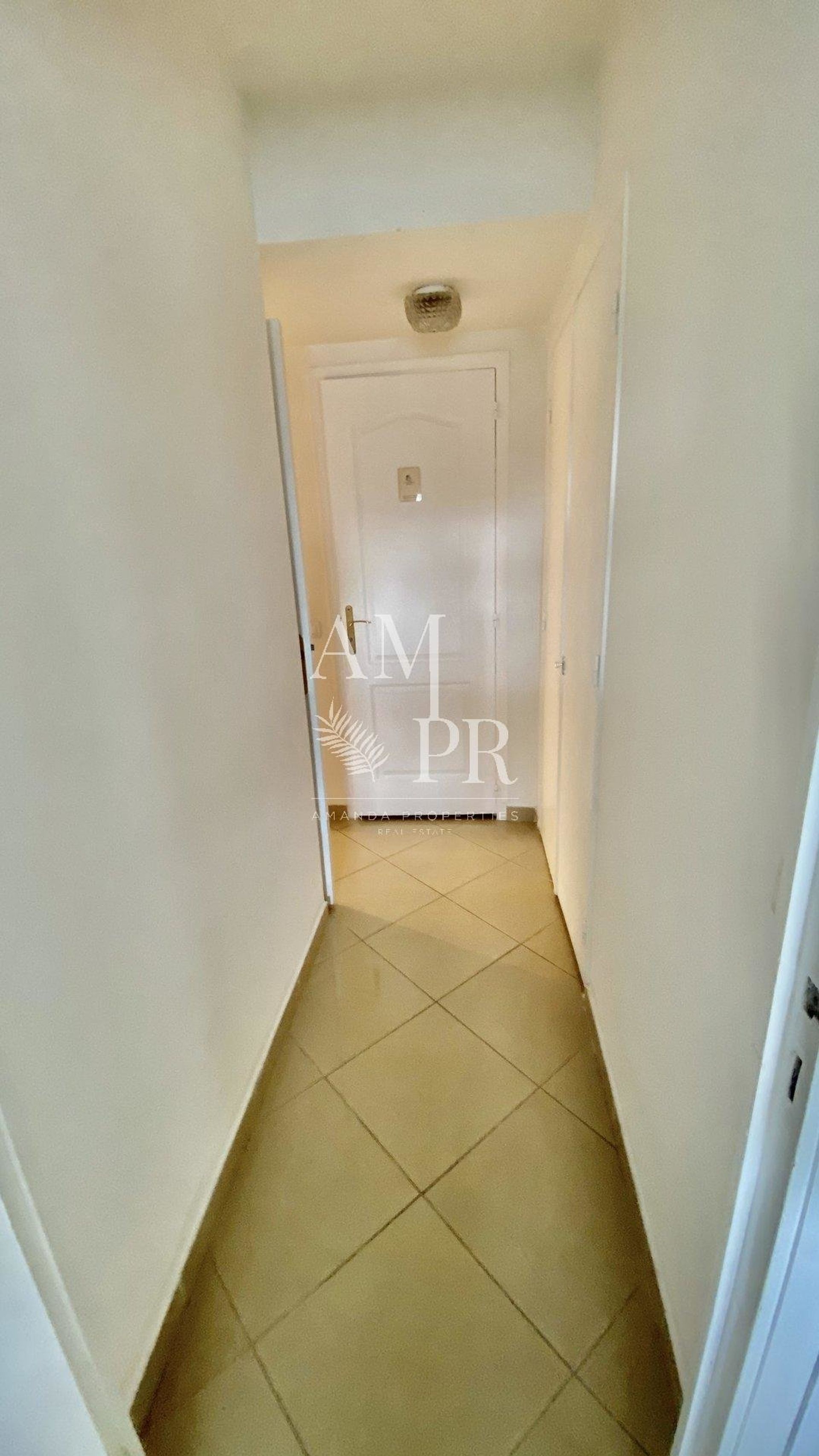 Condominium in Cannes, Provence-Alpes-Côte d'Azur 10701230