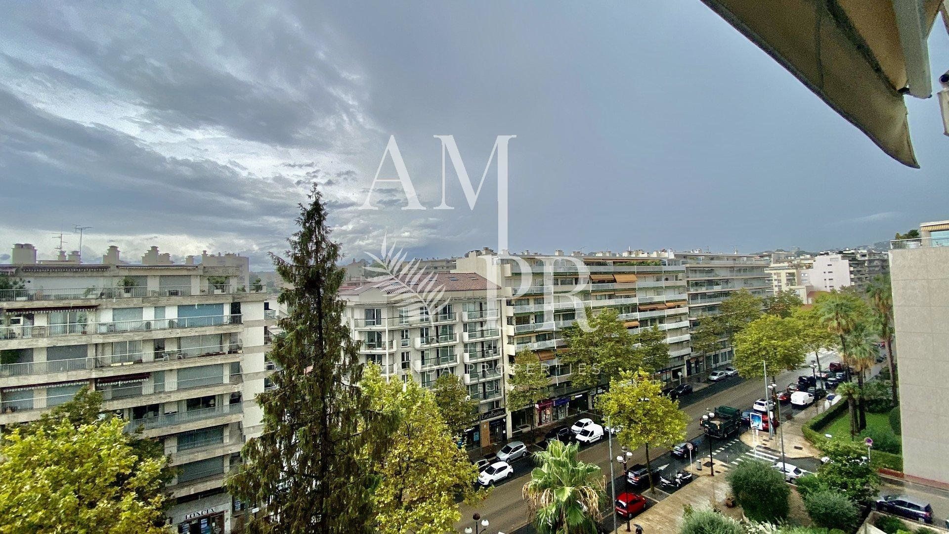 Condominium in Cannes, Provence-Alpes-Cote d'Azur 10701230