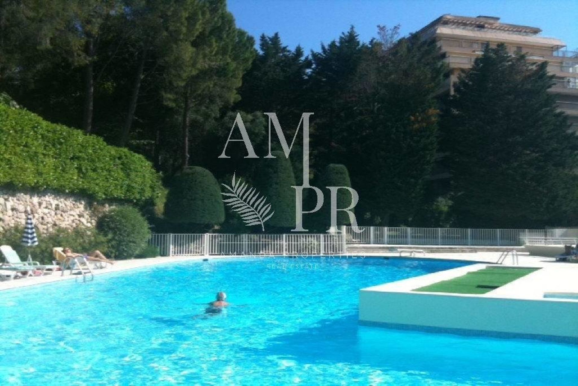 Condominium in Cannes, Provence-Alpes-Côte d'Azur 10701272