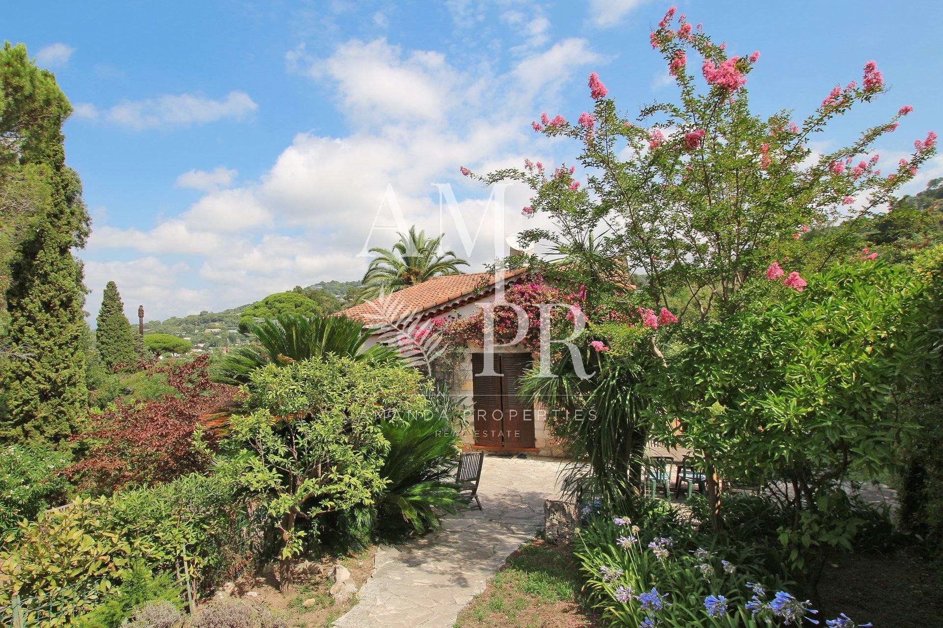 House in Cannes, Provence-Alpes-Côte d'Azur 10701279