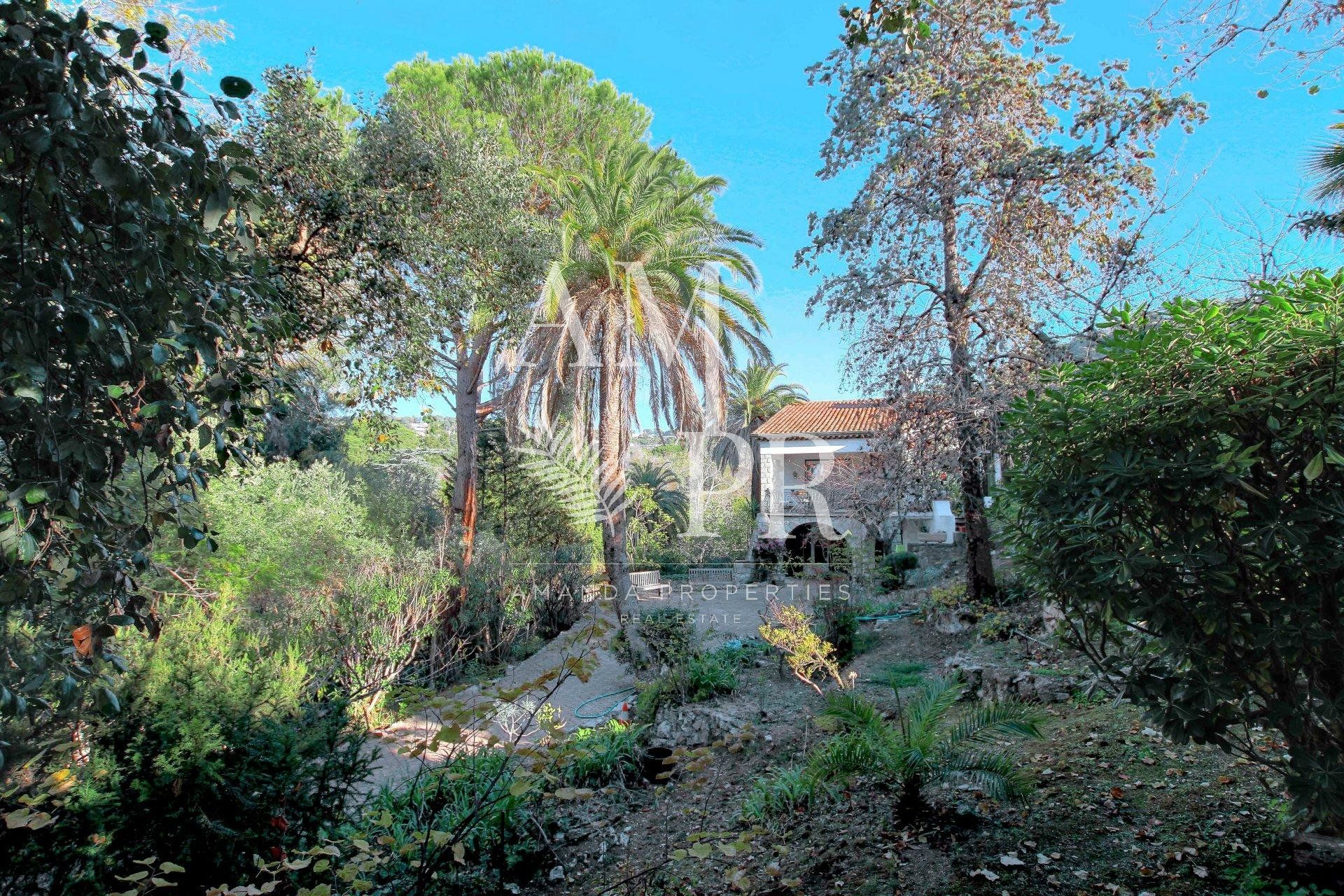 House in Cannes, Provence-Alpes-Côte d'Azur 10701279