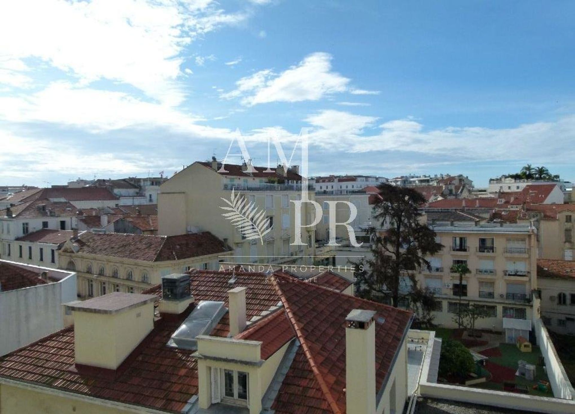 Condominium in Cannes, Provence-Alpes-Cote d'Azur 10701290