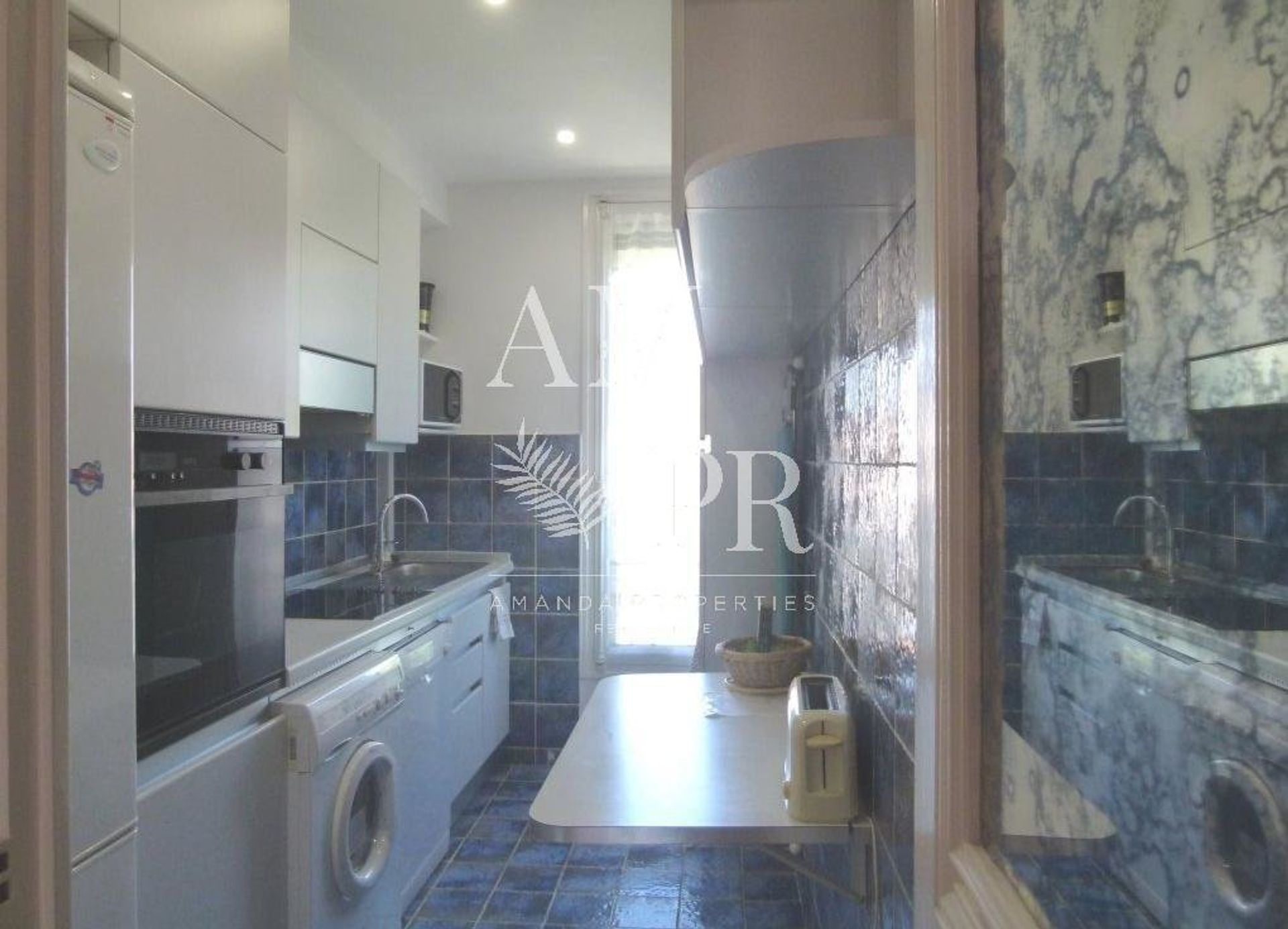 Condominium in Cannes, Provence-Alpes-Cote d'Azur 10701290