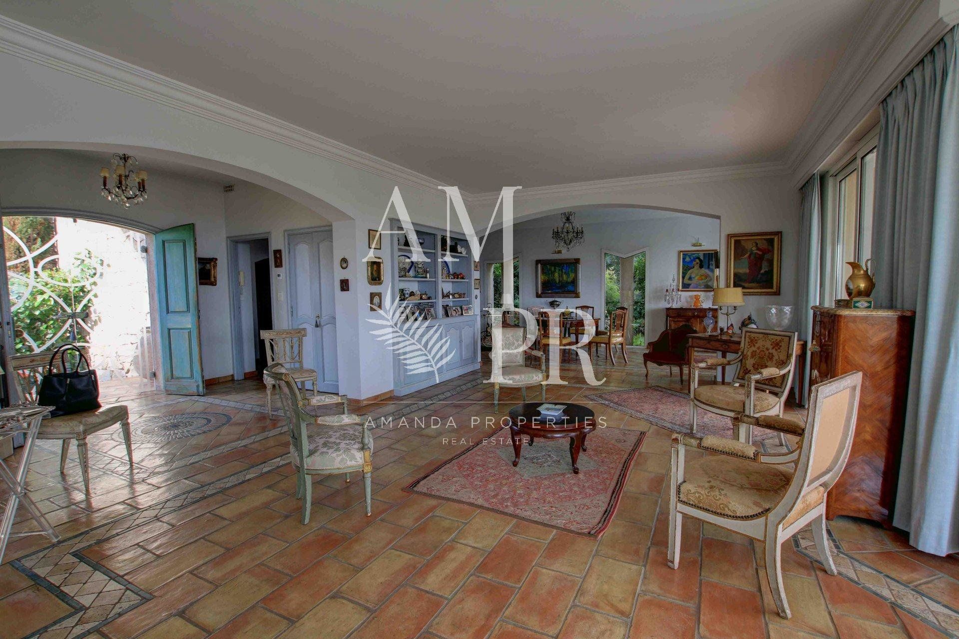 Huis in Antibes, Provence-Alpes-Côte d'Azur 10701297