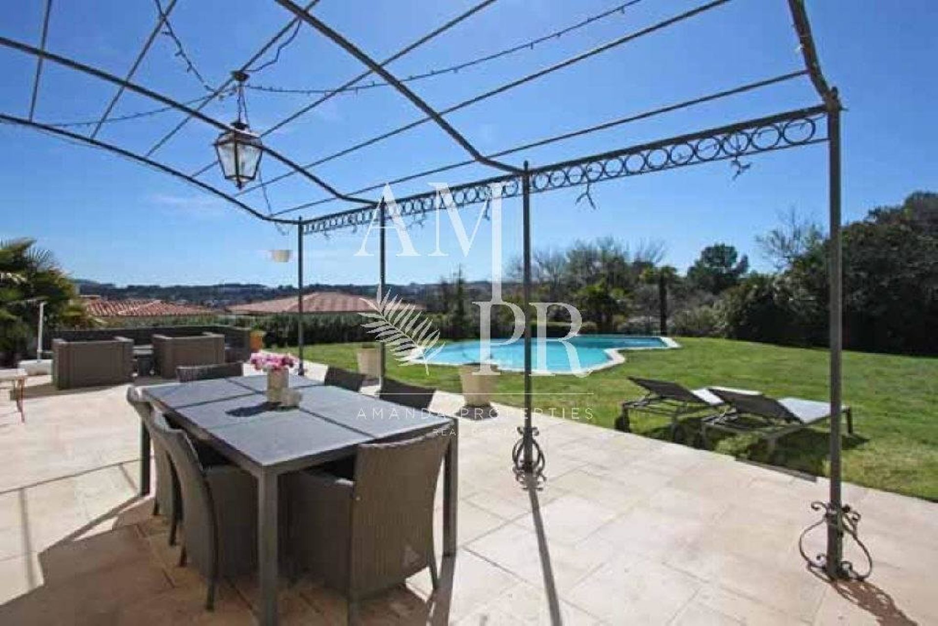 casa no Mougins, Provença-Alpes-Costa Azul 10701328