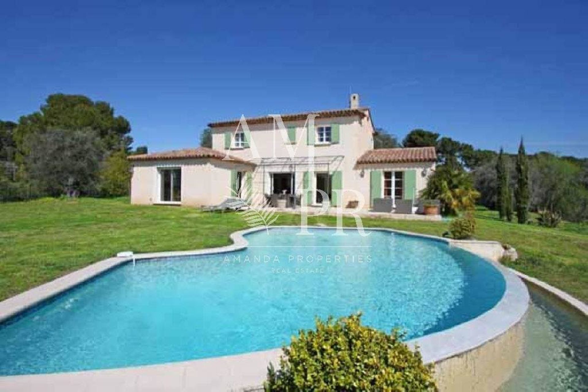 casa no Mougins, Provença-Alpes-Costa Azul 10701328