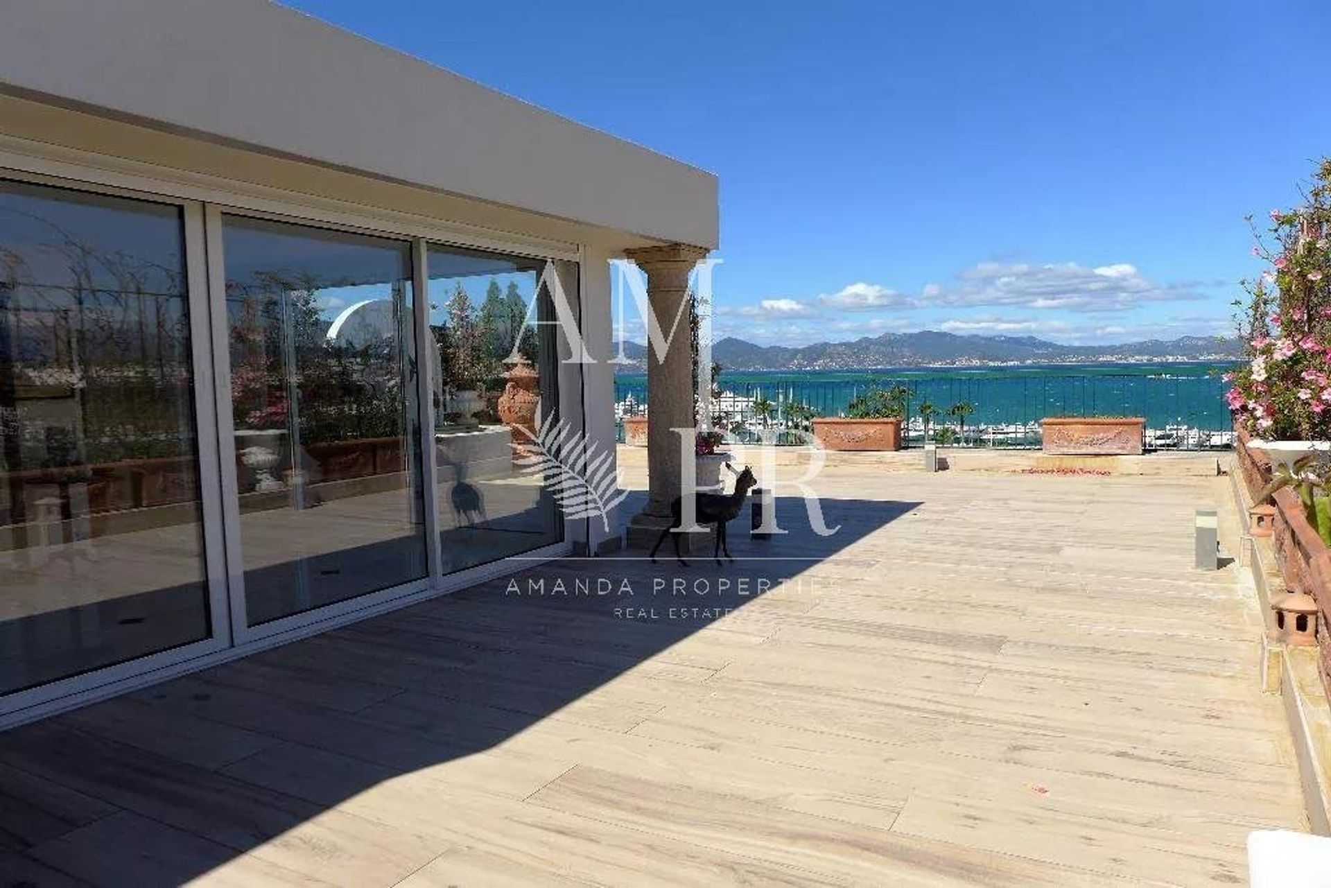 Osakehuoneisto sisään Cannes, Provence-Alpes-Cote d'Azur 10701378