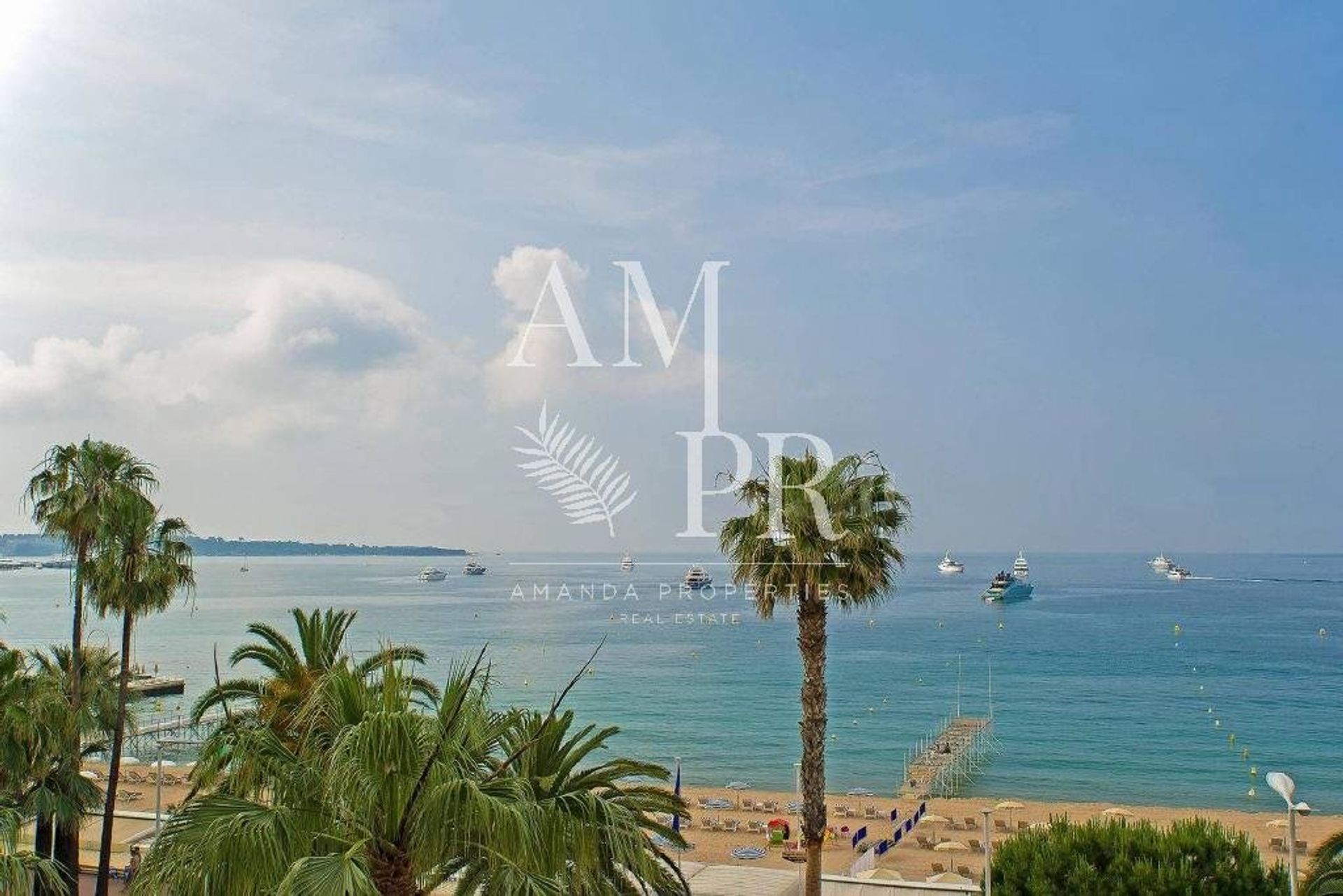 Condominium in Cannes, Provence-Alpes-Cote d'Azur 10701391