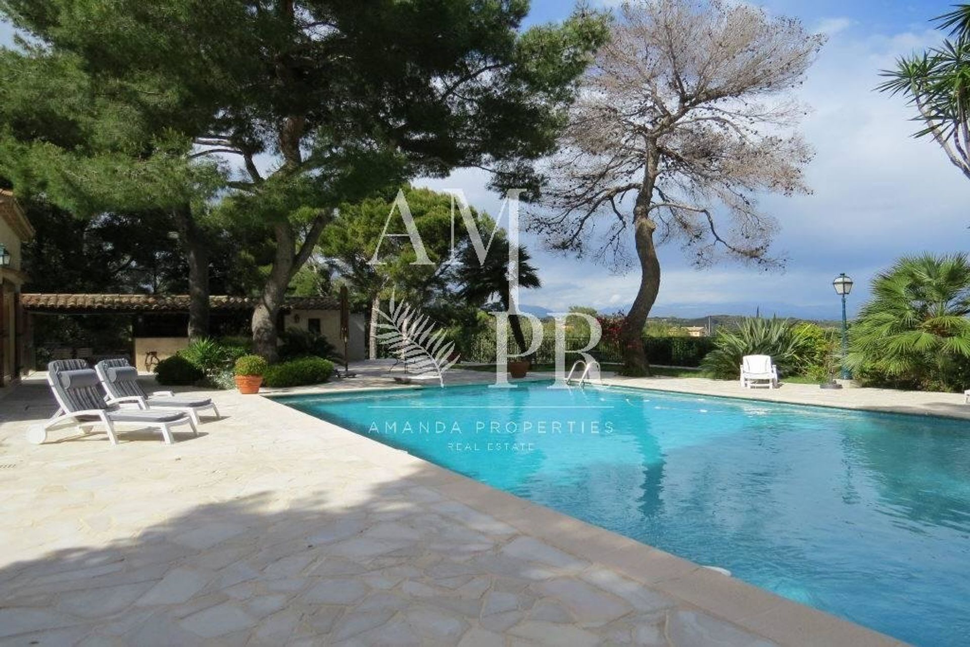 Huis in Vallauris, Provence-Alpes-Côte d'Azur 10701408