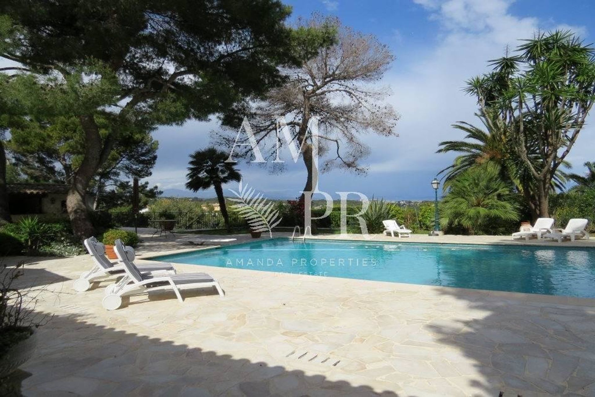 Huis in Vallauris, Provence-Alpes-Côte d'Azur 10701408