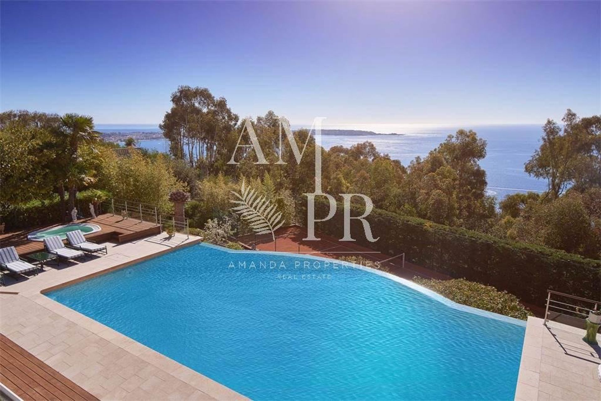 House in Cannes, Provence-Alpes-Côte d'Azur 10701417