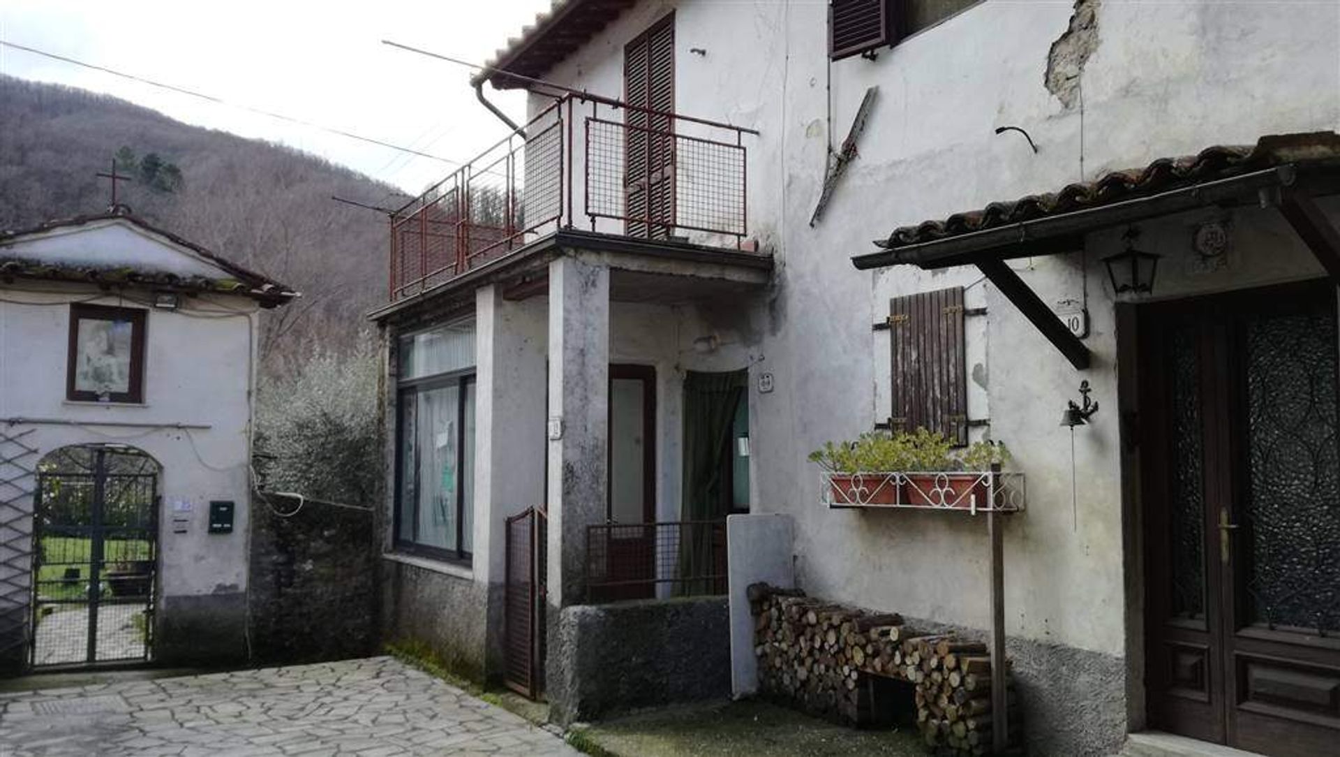 House in Borgo a Mozzano, Tuscany 10701470