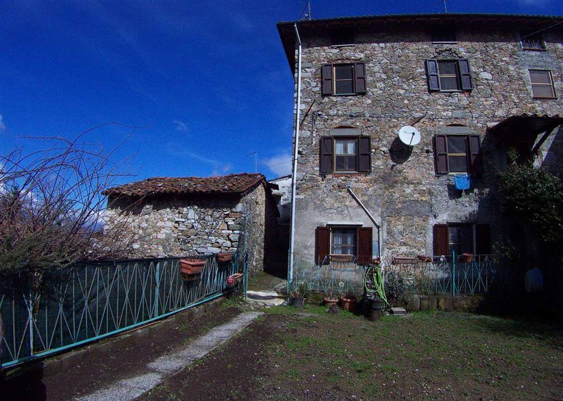 House in Borgo a Mozzano, Tuscany 10701484