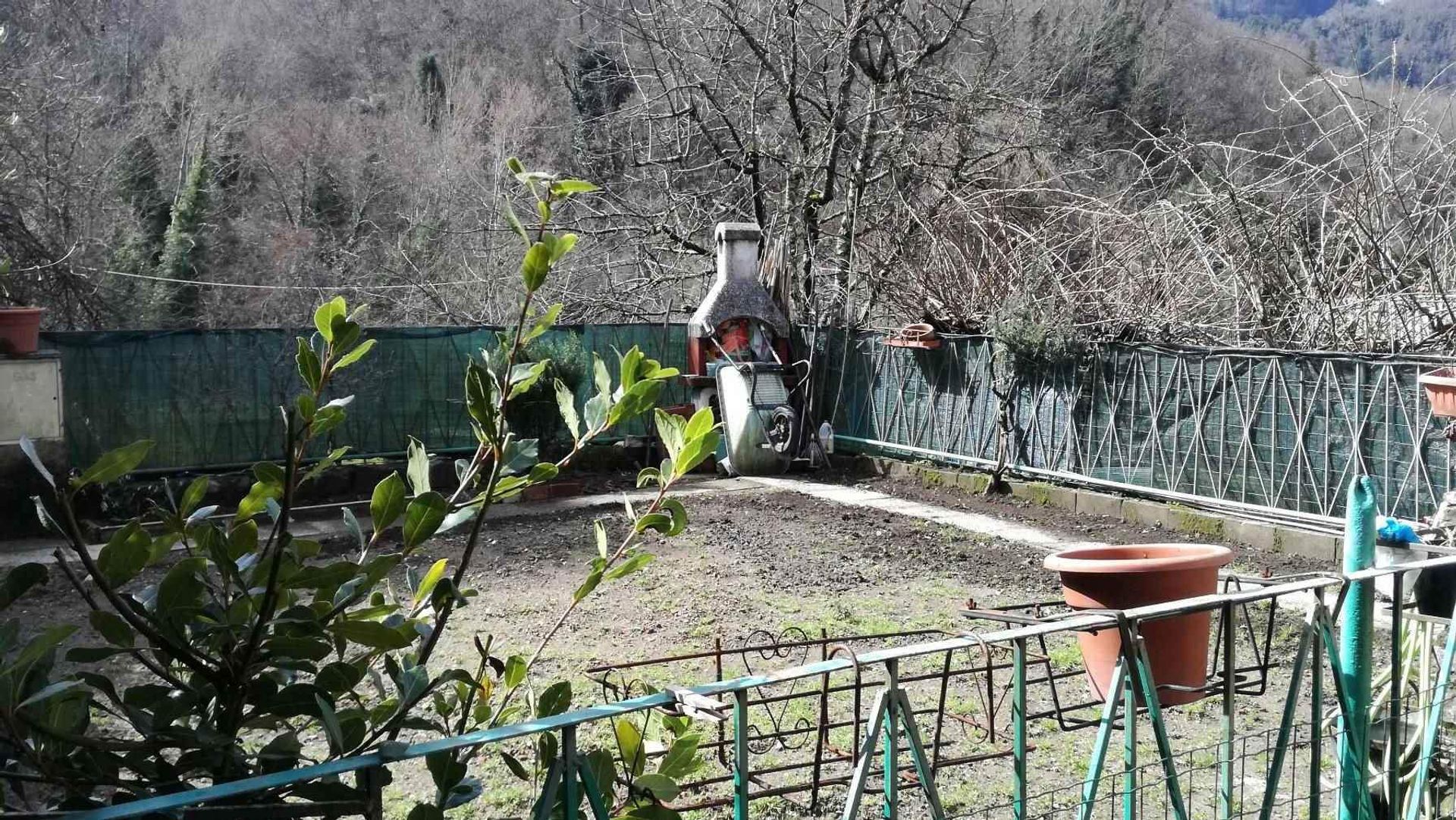 Talo sisään Borgo a Mozzano, Tuscany 10701484