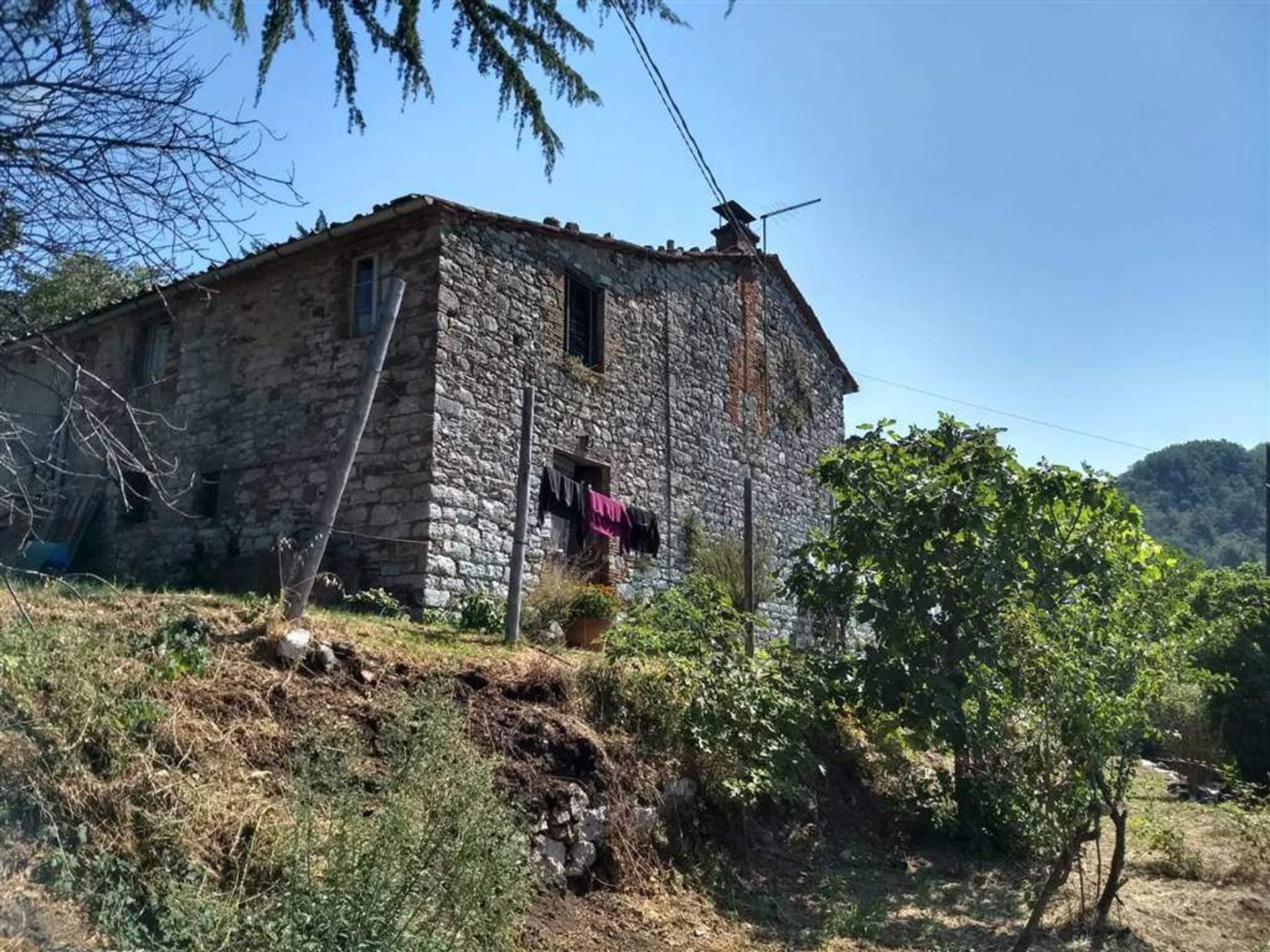 Rumah di Deccio di Brancoli, Tuscany 10701494