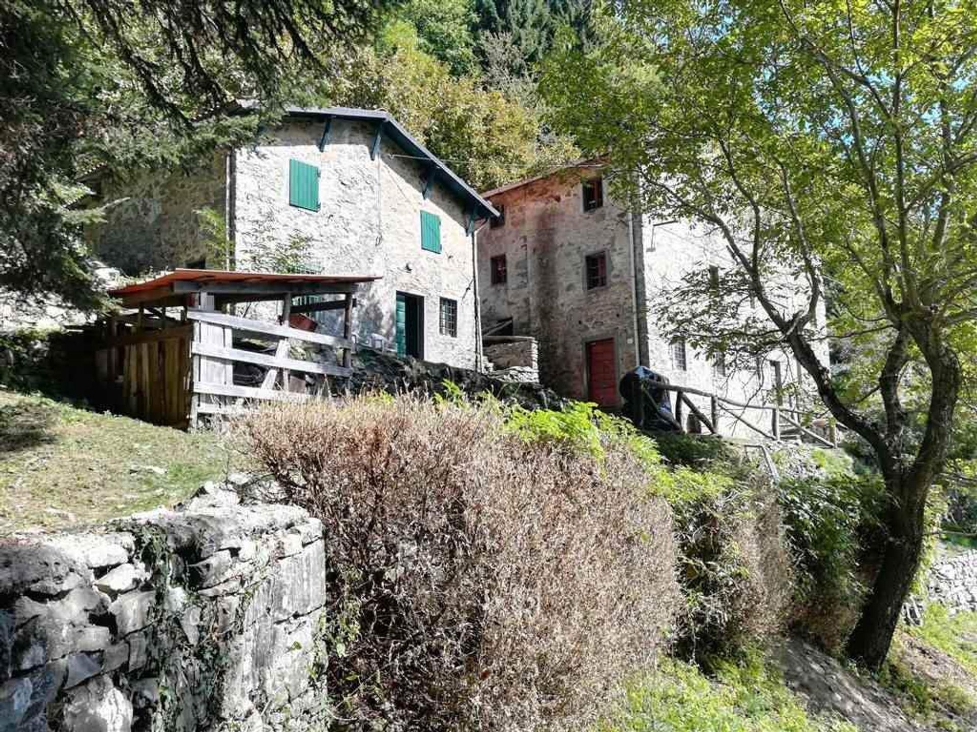 Rumah di Fabbriche di Vallico, Toskana 10701537