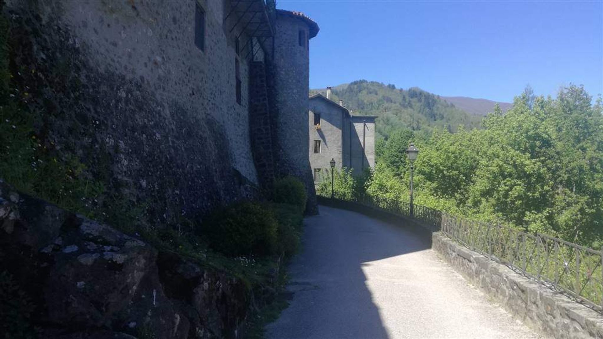 Osakehuoneisto sisään Castelnuovo di Garfagnana, Toscana 10701538