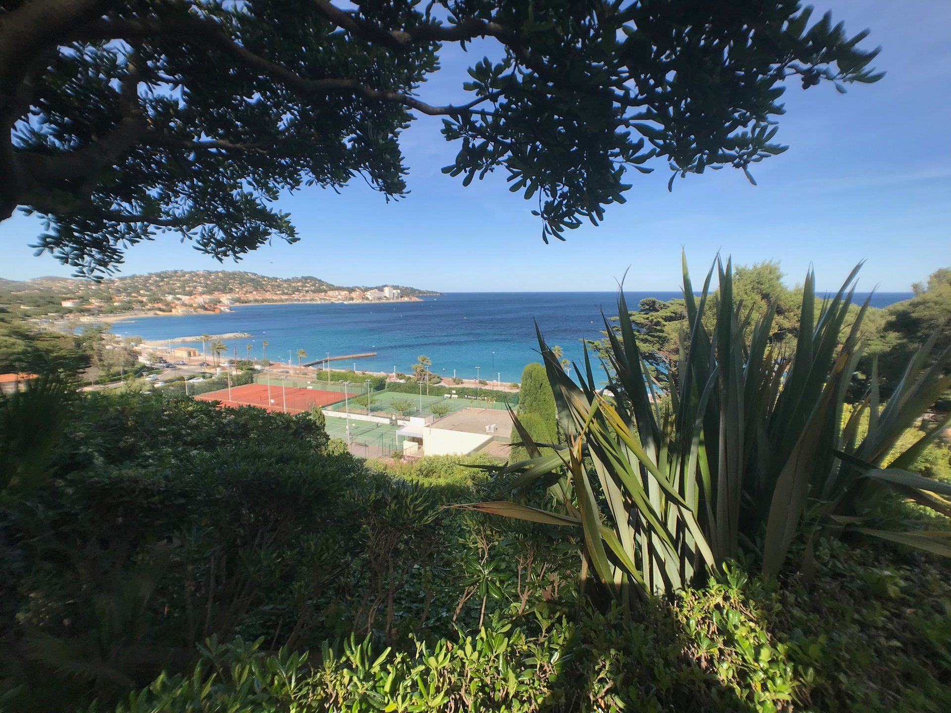 σπίτι σε Sainte-Maxime, Provence-Alpes-Côte d'Azur 10701549