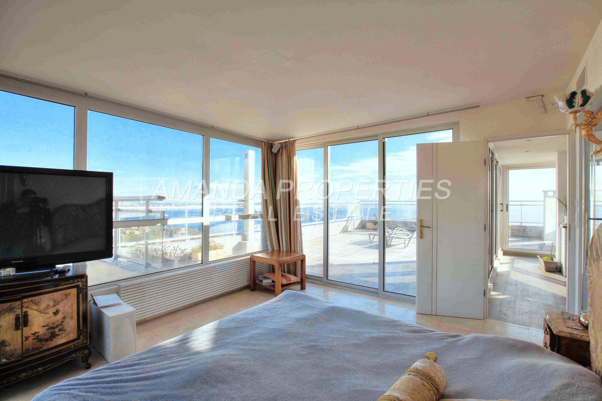 Condominium in Cannes, Provence-Alpes-Côte d'Azur 10701605