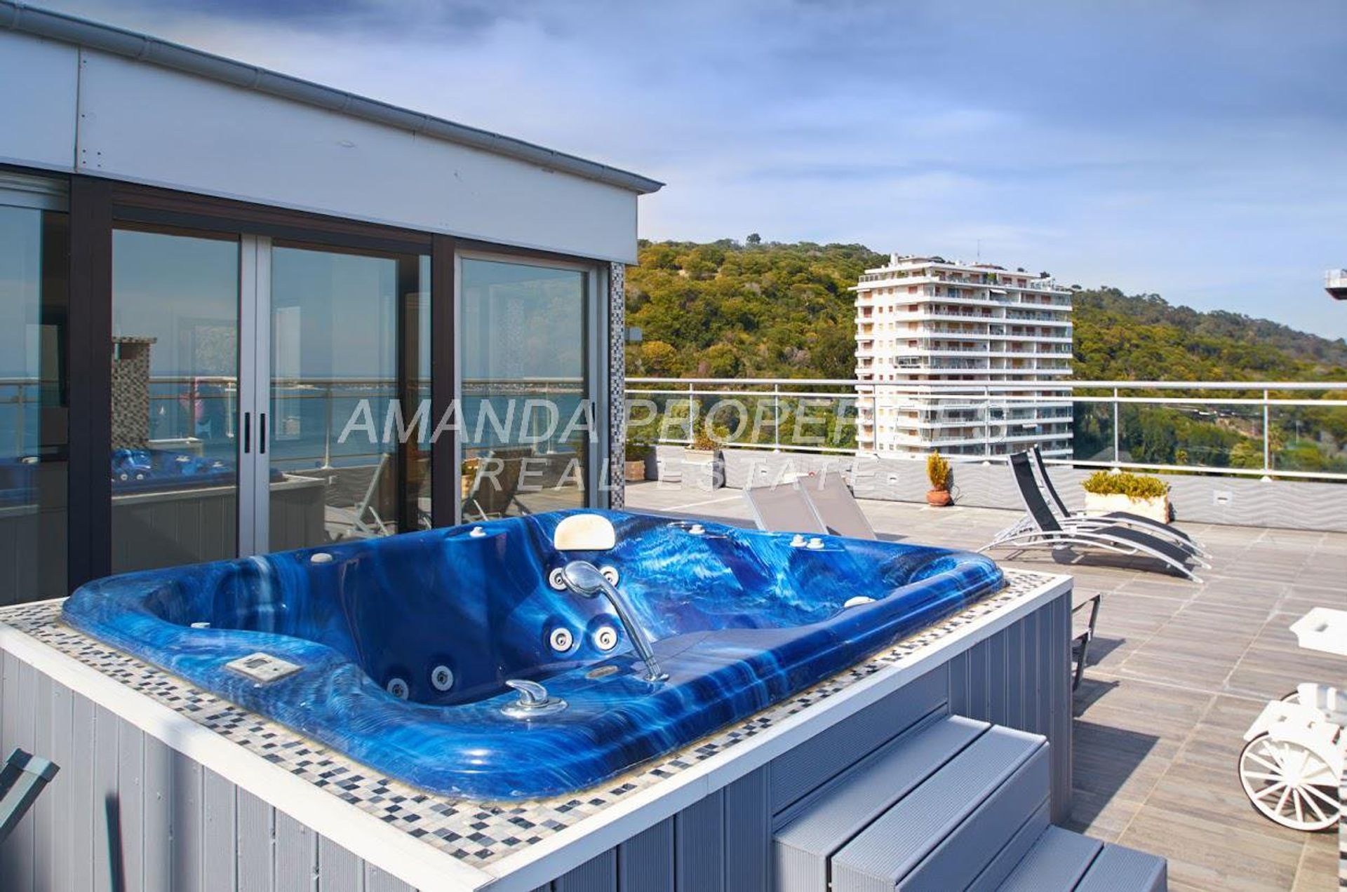 Condominium in Cannes, Provence-Alpes-Côte d'Azur 10701605