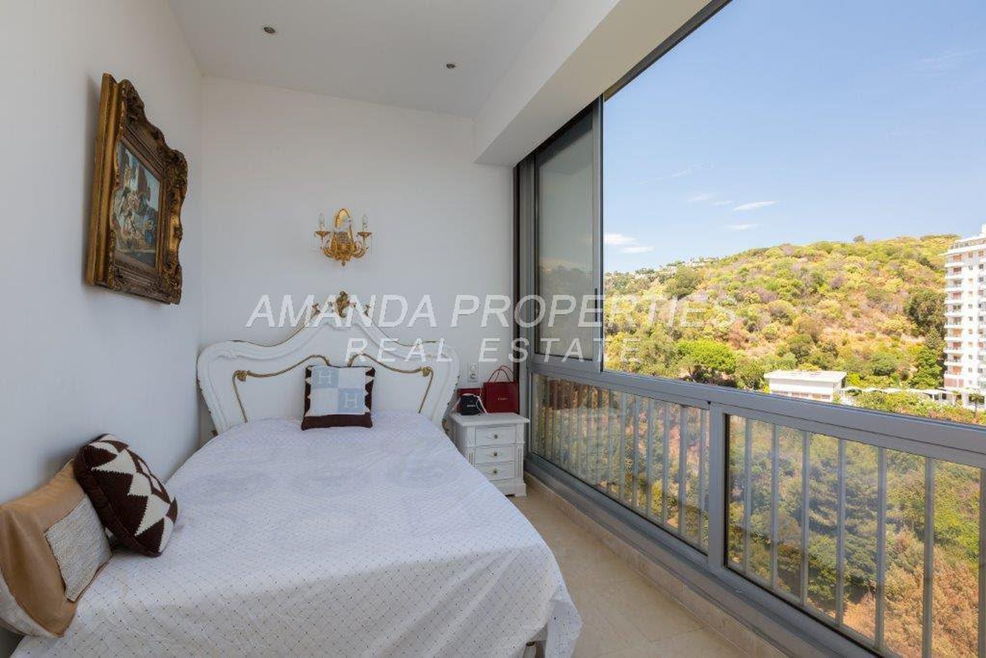 Condominium in Cannes, Provence-Alpes-Côte d'Azur 10701605