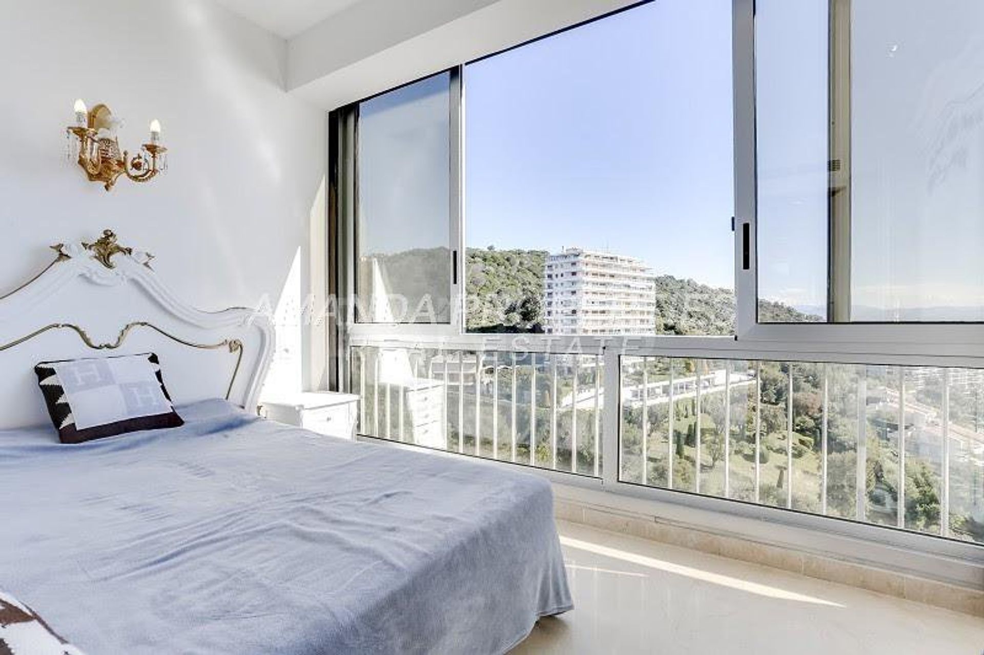 Condominium in Cannes, Provence-Alpes-Côte d'Azur 10701605