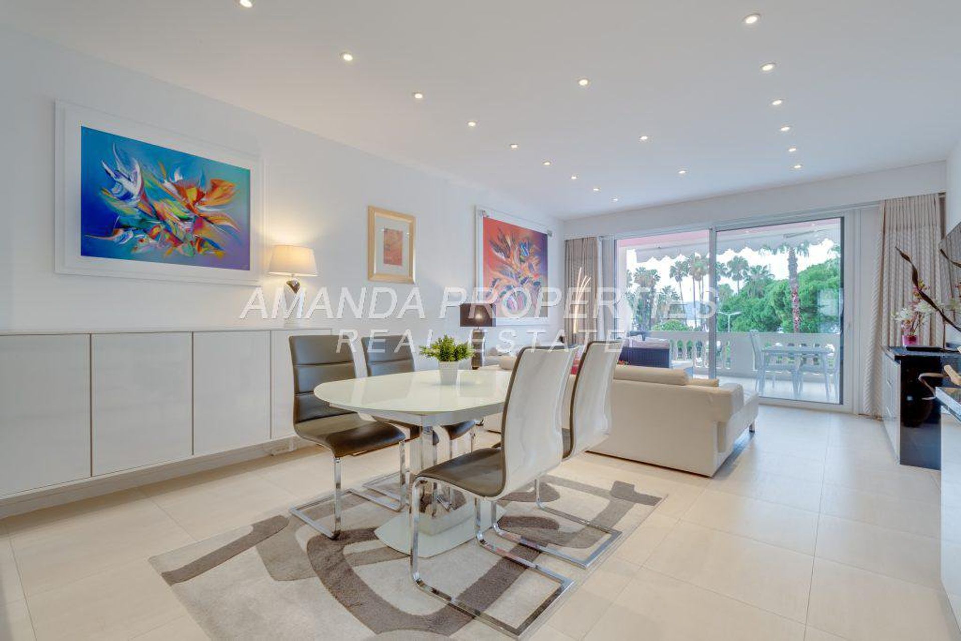 Condominium in Cannes, Provence-Alpes-Cote d'Azur 10701607