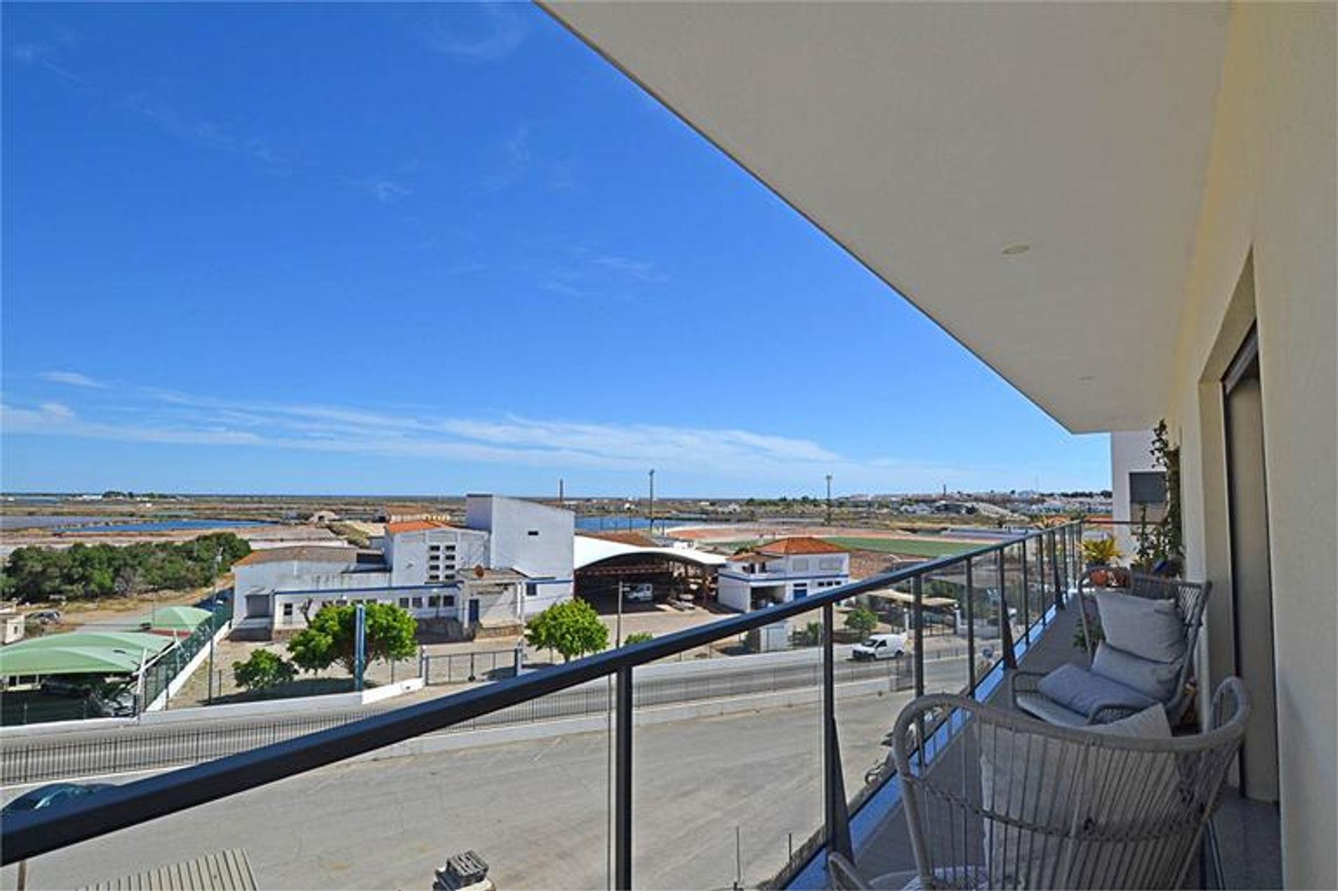 Condominium in Faro, Faro 10701761