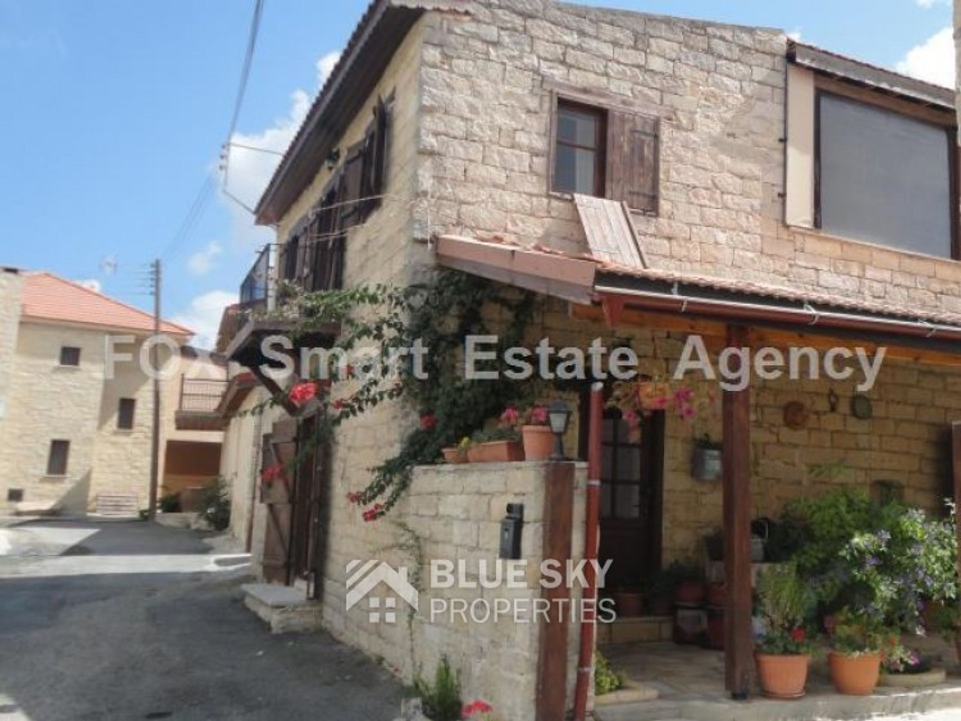 House in Soularavia, Lemesos 10702836