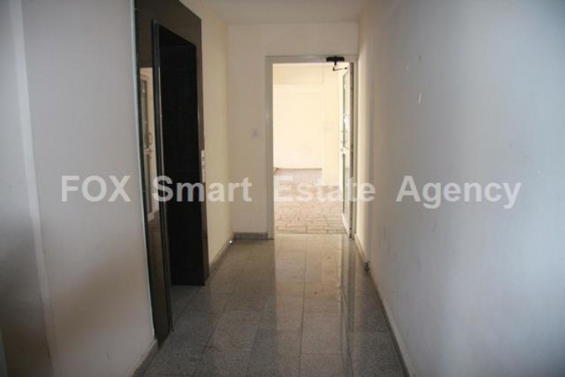 Condominium in Kato Polemidia, Limassol 10705777