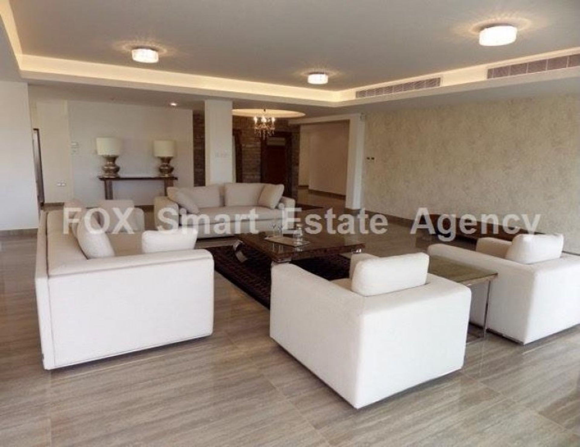 Condominium in Agios Tychon, Limassol 10705972