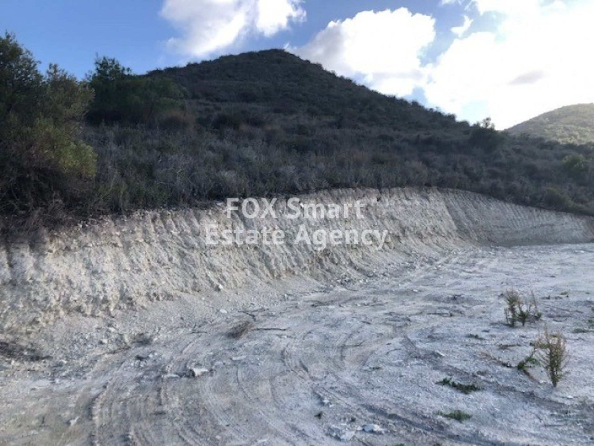 Jord i Pano Lefkara, Larnaka 10707004