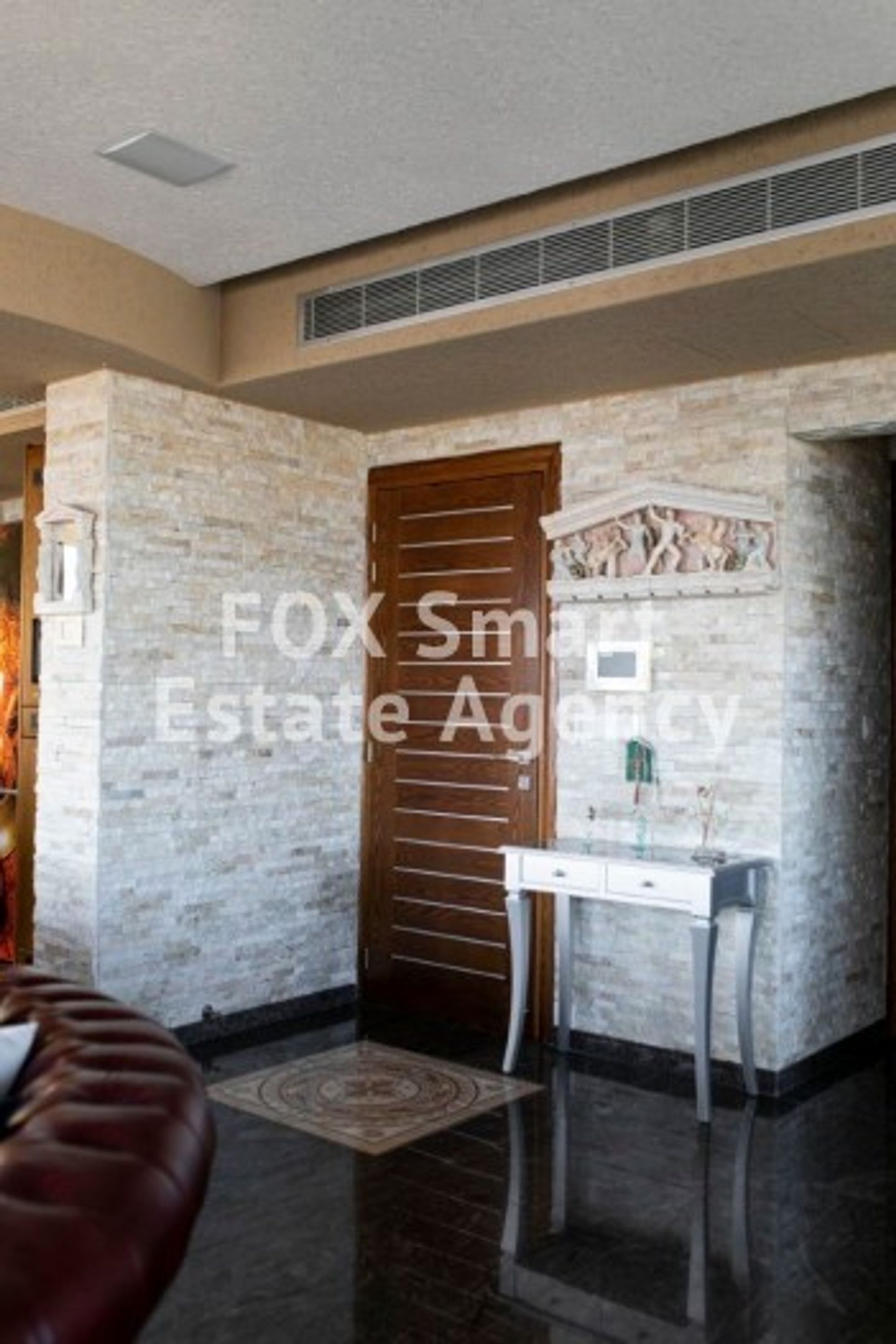 Condominium in Limassol, Limassol 10707568