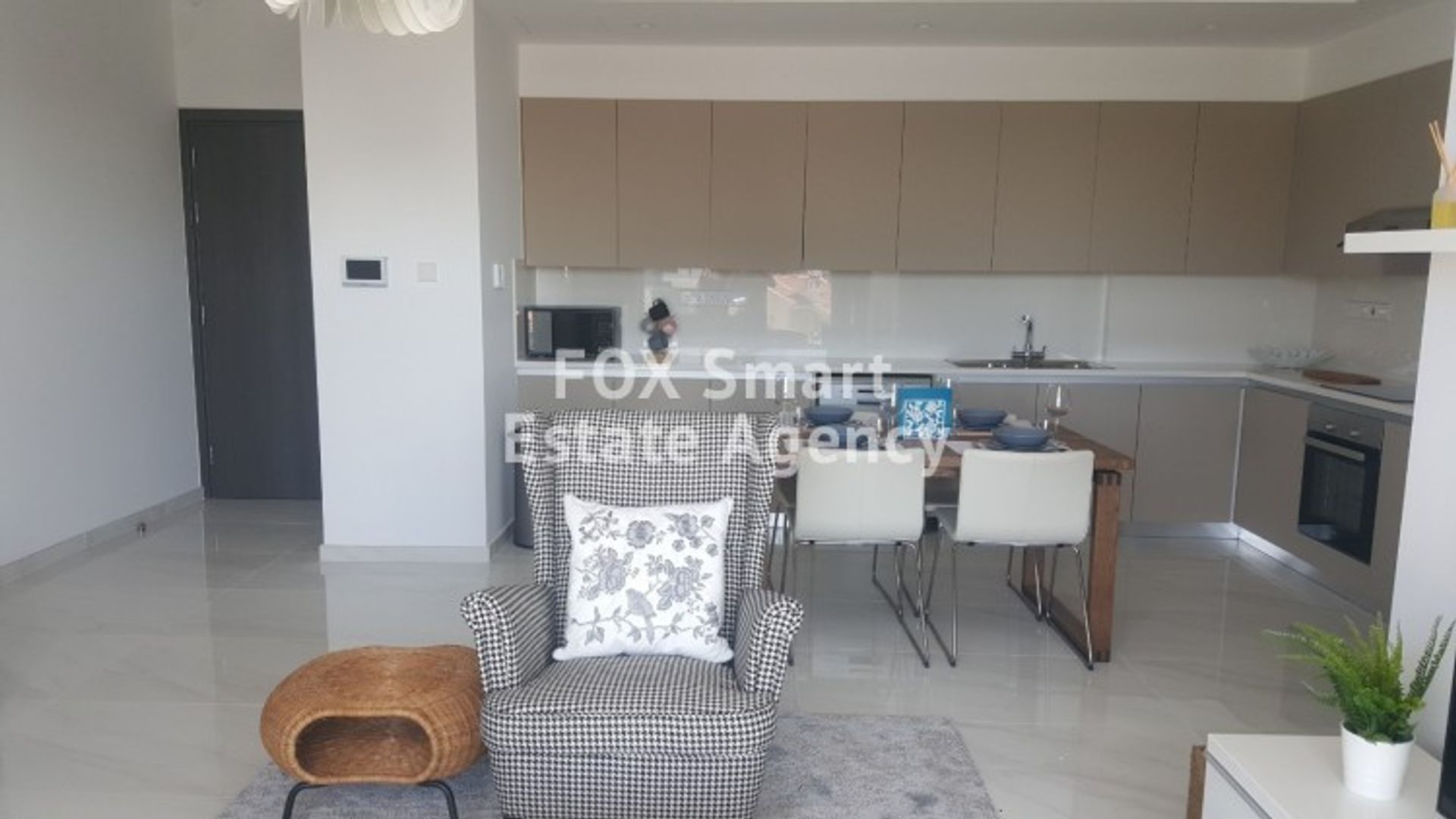 Condominium in Mesa Geitonia, Limassol 10708227