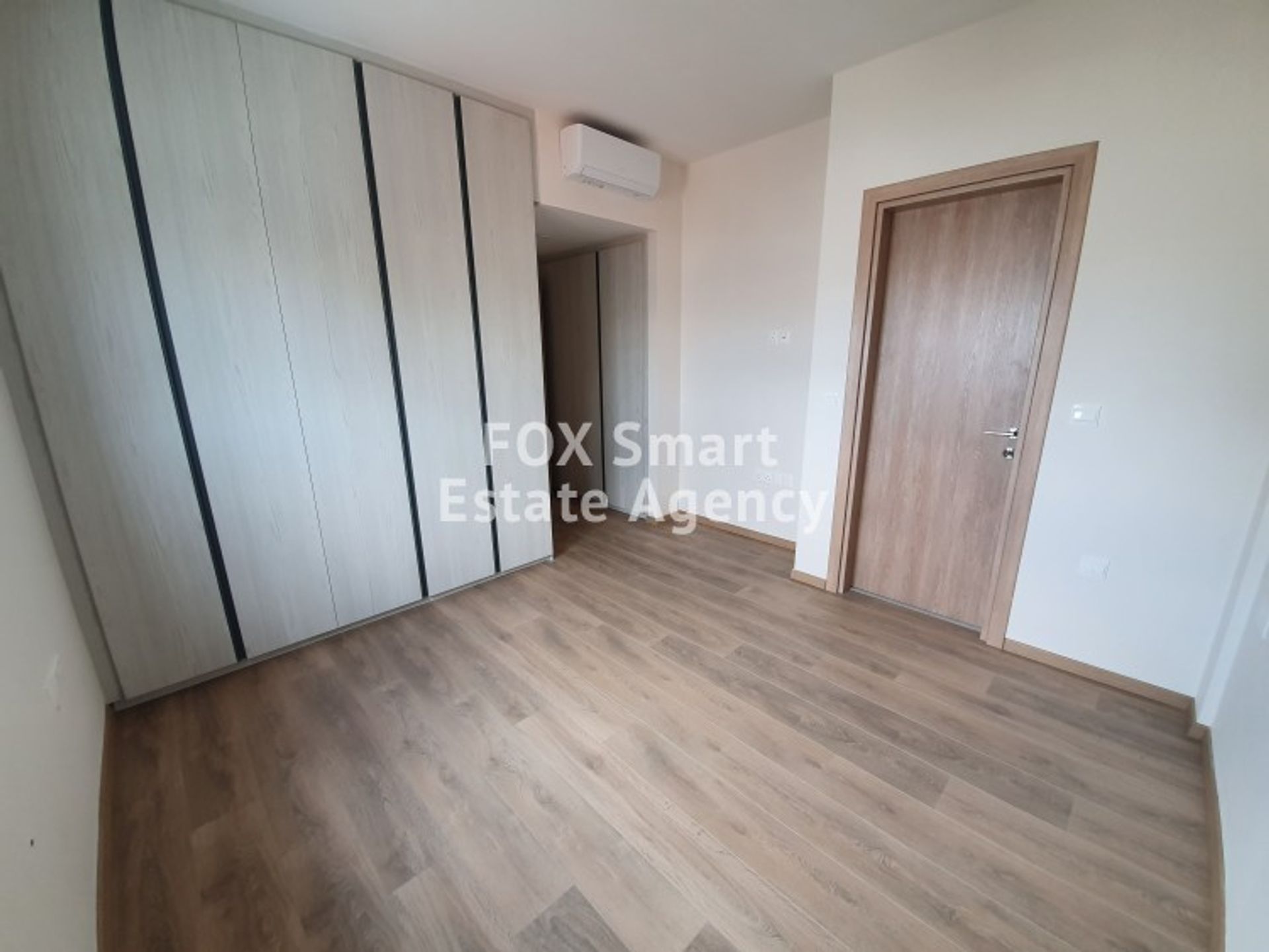 Osakehuoneisto sisään Limassol, Limassol 10708359