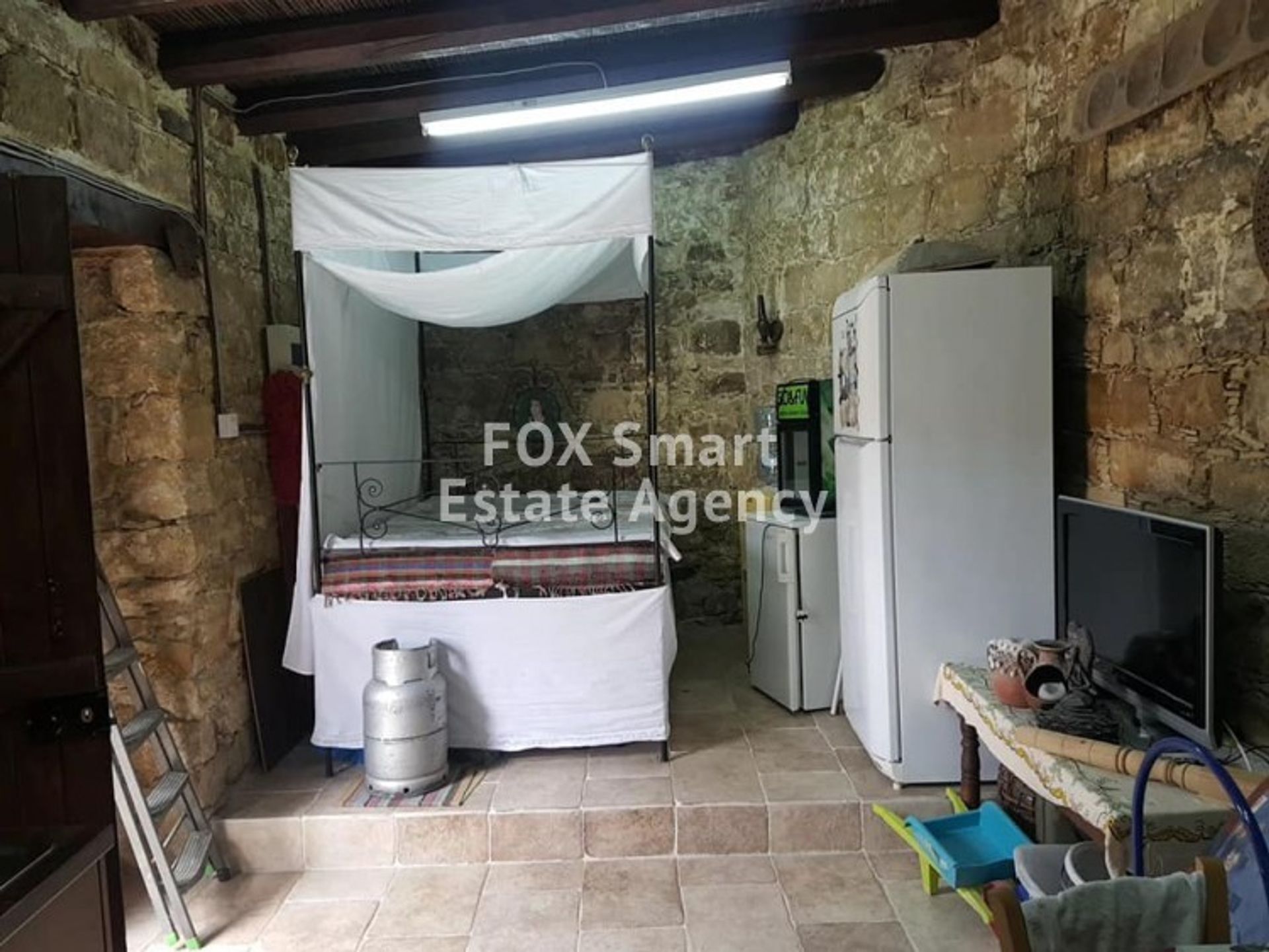 rumah dalam Dora, Limassol 10708528