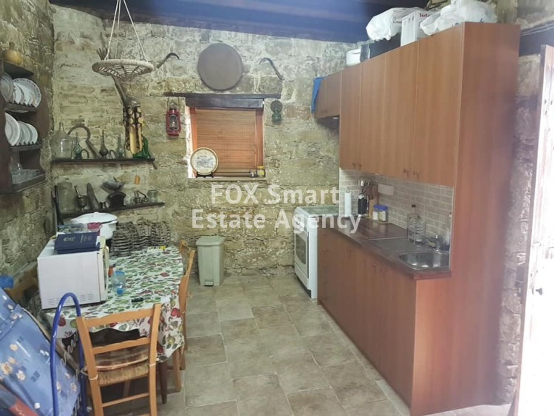 rumah dalam Dora, Limassol 10708528