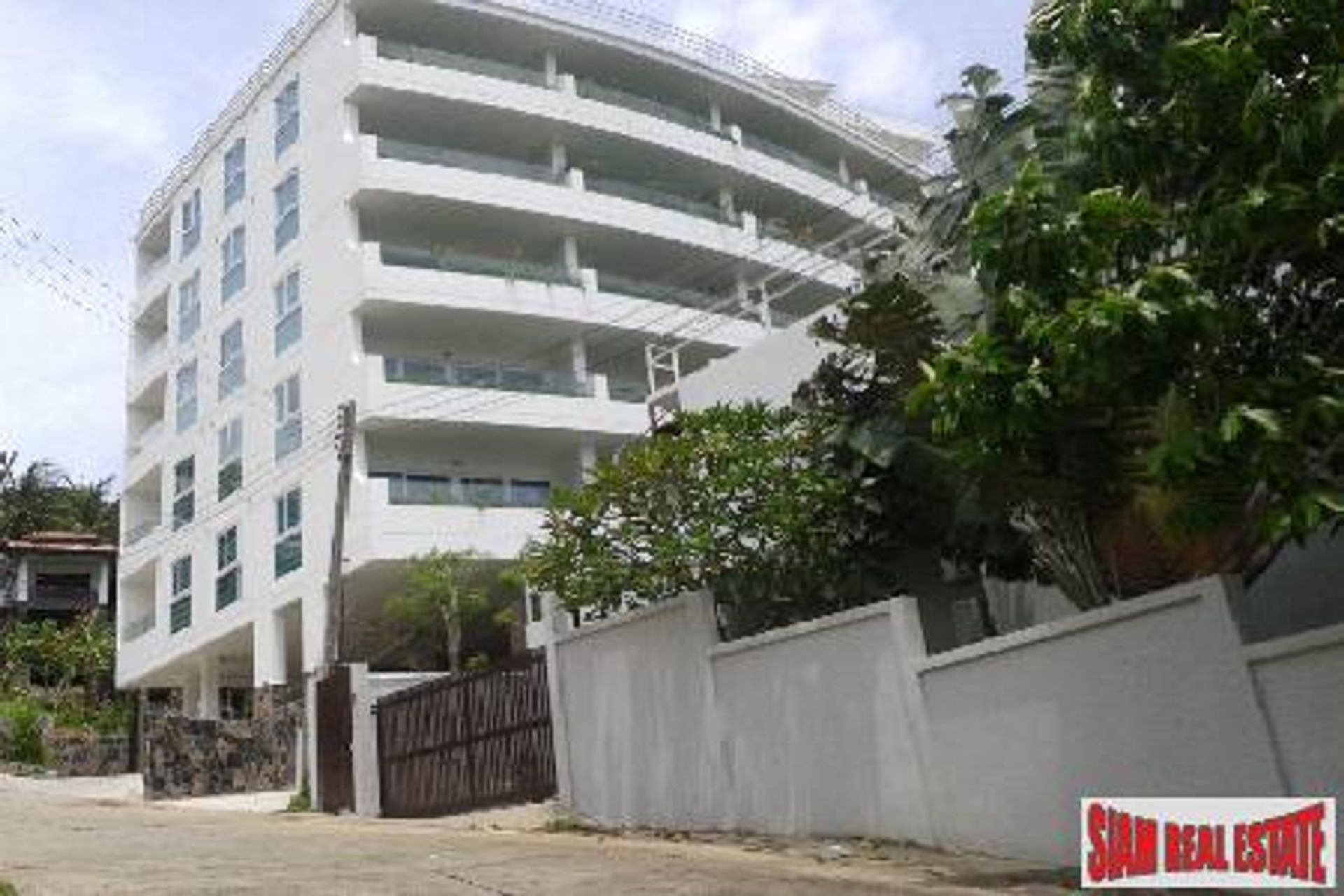 Condominium in Ban Kata, Phuket 10708769