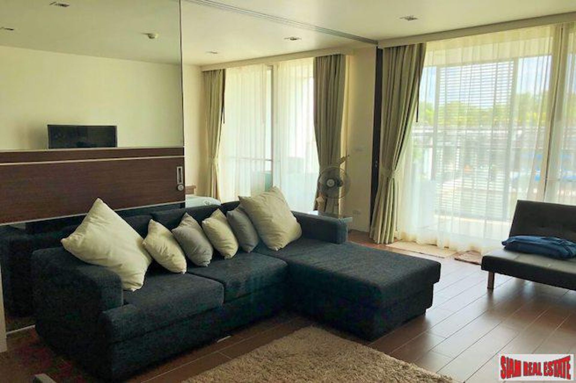 Condominium in Ban La Yan, Phuket 10708838