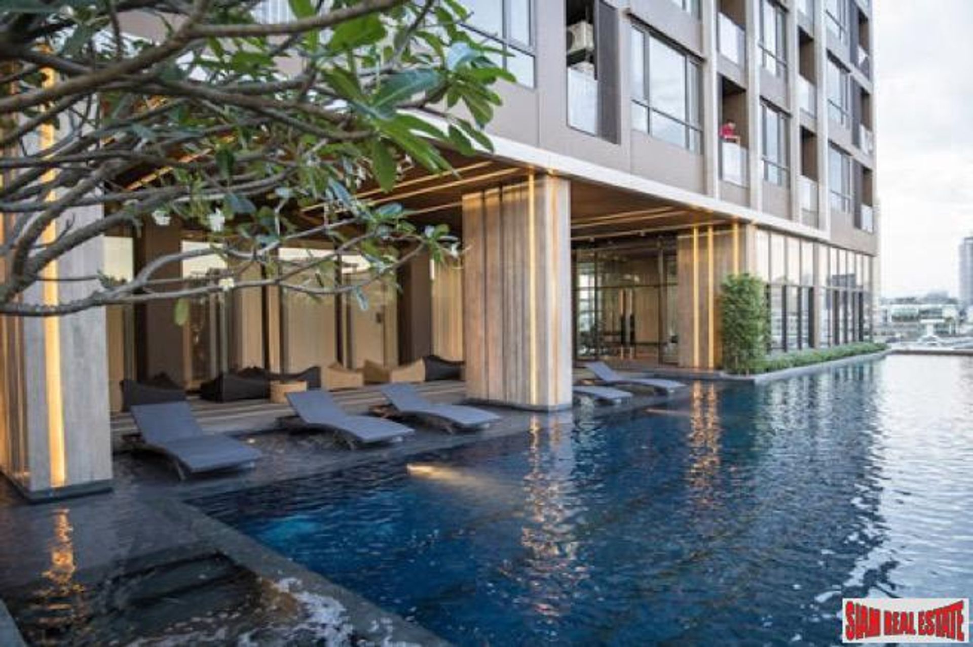 Condominium in Phra Khanong, Krung Thep Maha Nakhon 10709448