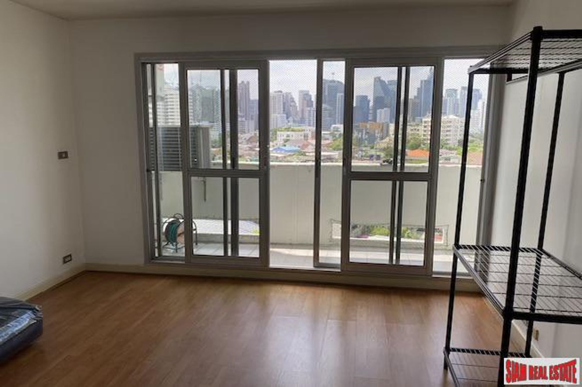 Condominio en Khlong Toei, Krung Thep Maha Nakhon 10709480