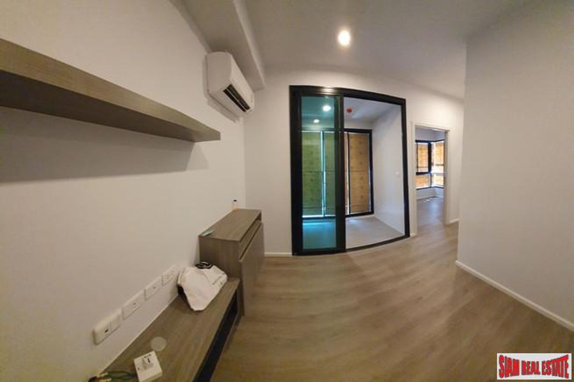 Condominium in Ban Khlong Samrong, Samut Prakan 10709888