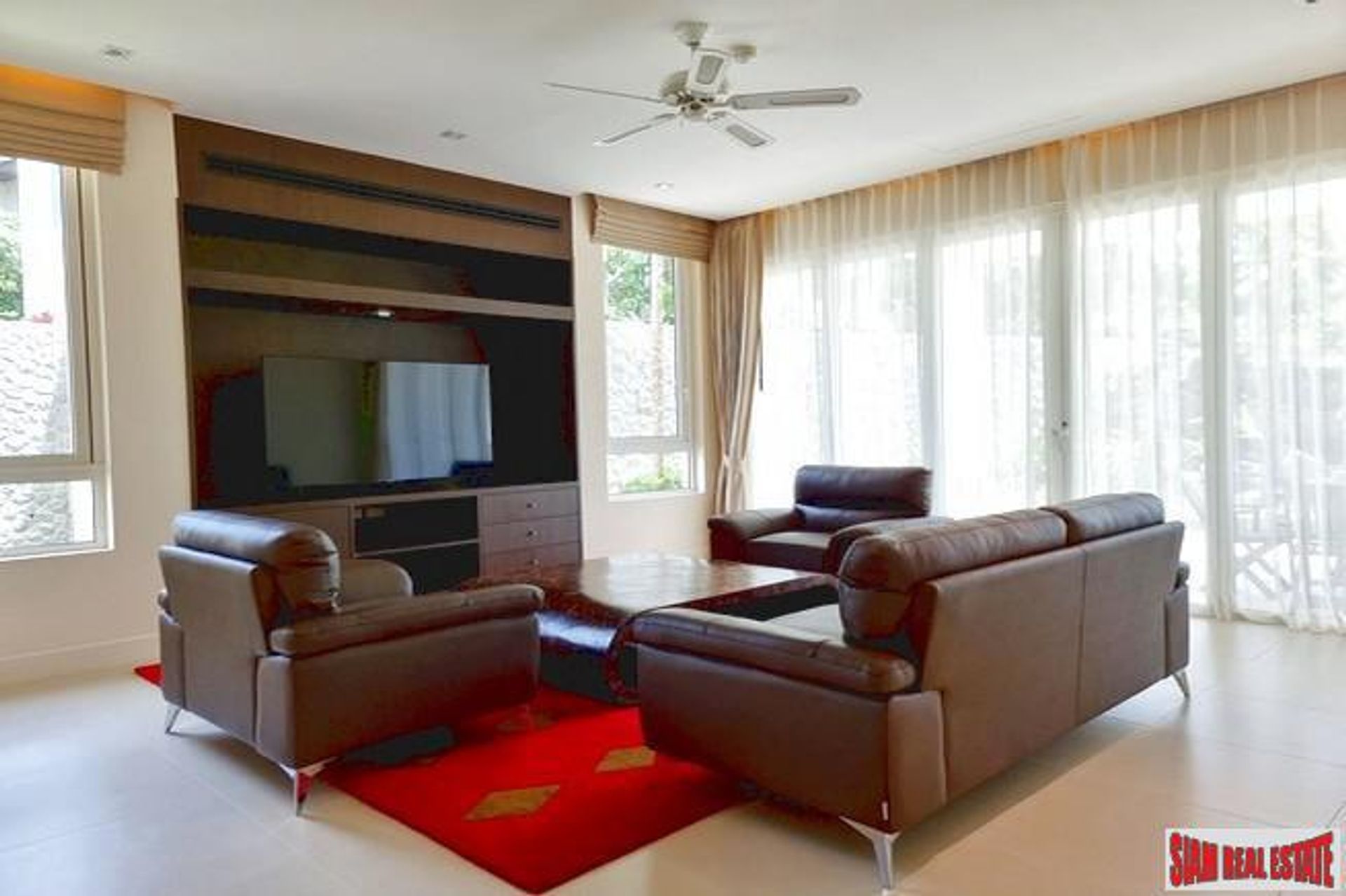 Condominium in Tambon Choeng Thale, Chang Wat Phuket 10710197